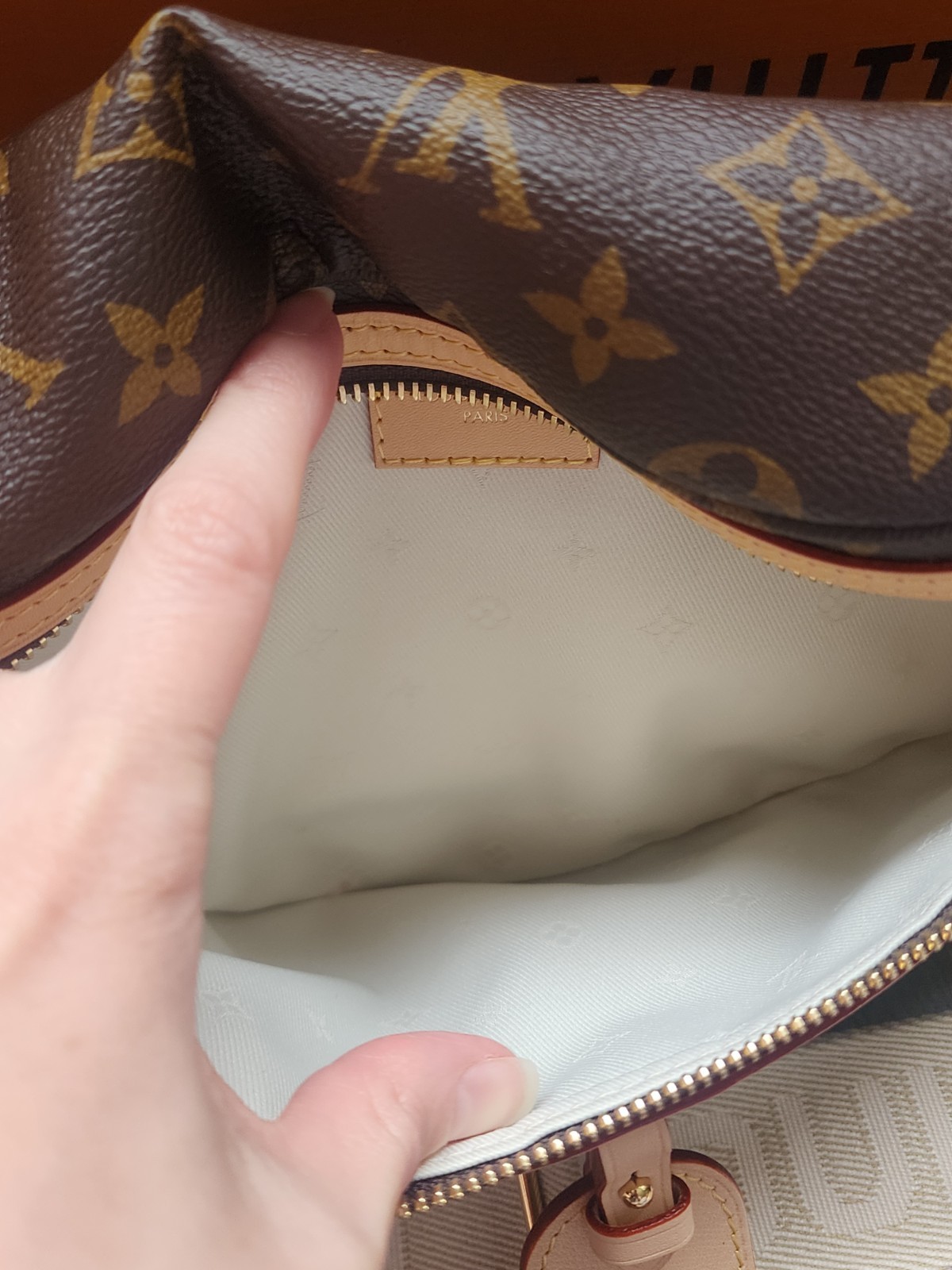 $2020 Brand New Authentic Louis Vuitton High Rise Monogram Belt Bag M46784