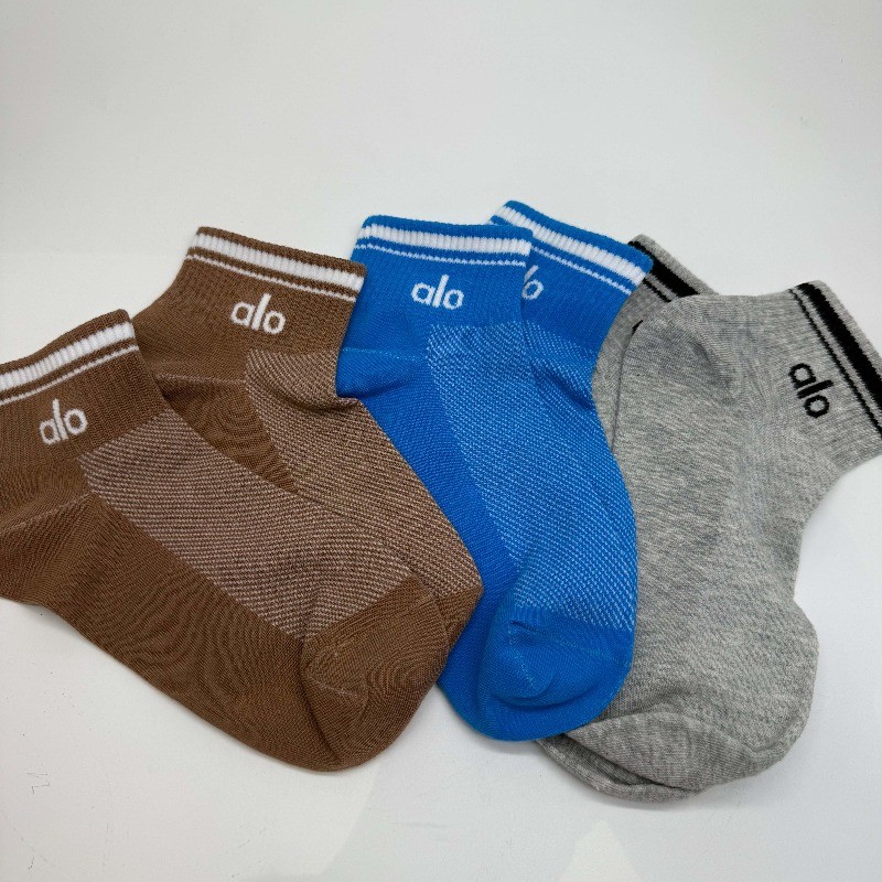 New Yoga 3-Pack Socks Unisex Half-Crew Throwback Brown – Blue – Gray NWT