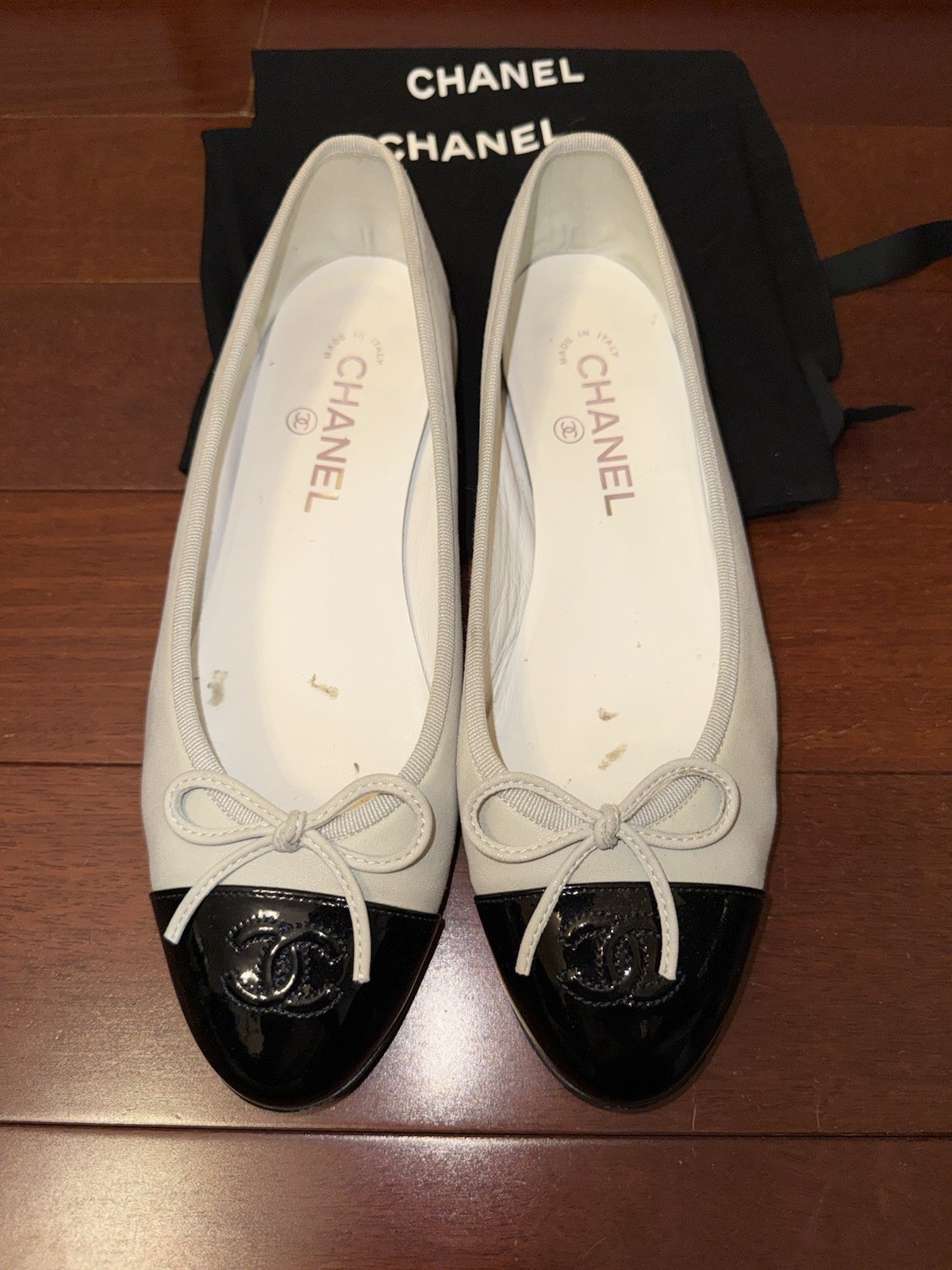 Chanel Classic Leather Ballet Flats In Black And White Size 38.5