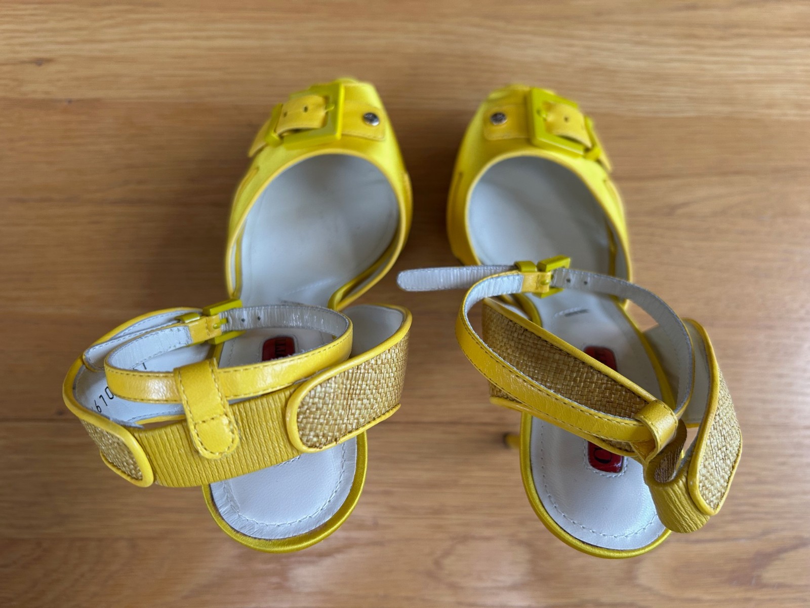 CESARE PACIOTTI Yellow Satin Slingback Pumps Stacked Heel Size 7 IT 37 Very Good