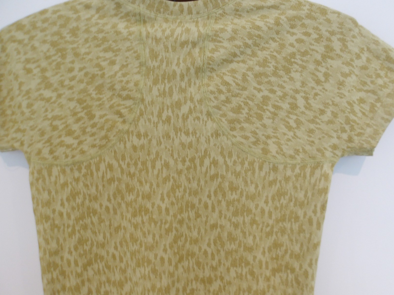 NWOT Athleta Green Print Nylon Blend T-Shirt Top XS