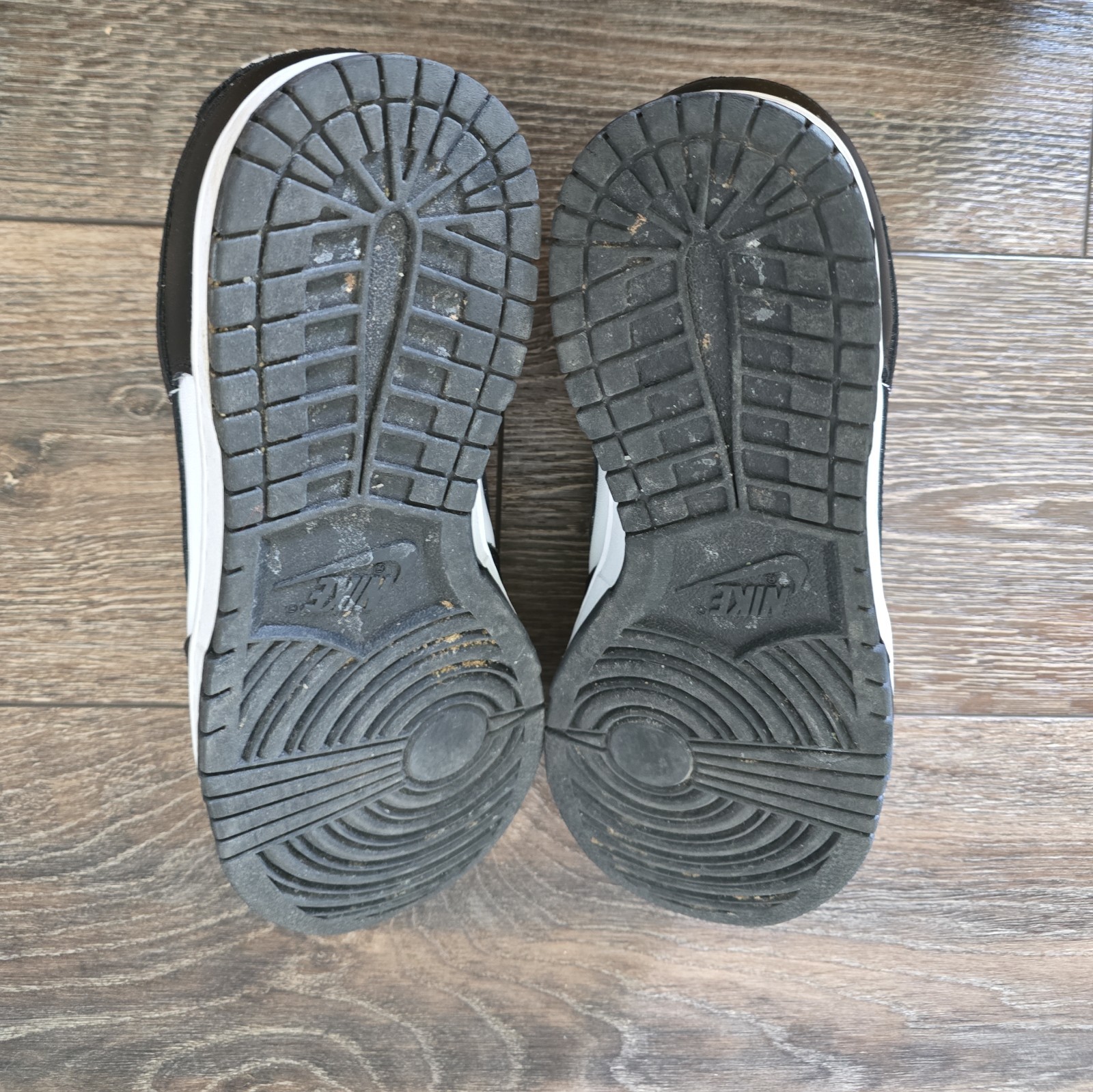 Size 10M- Panda Dunk Low