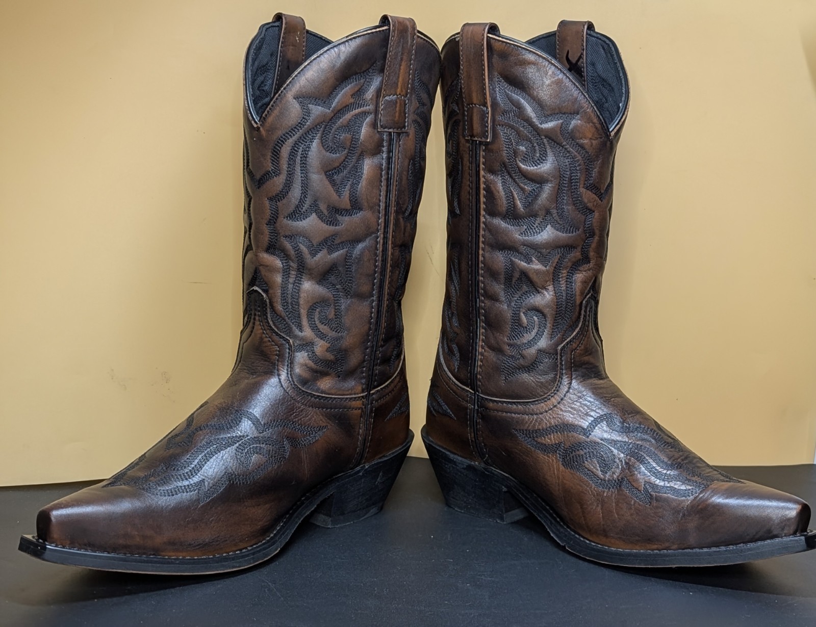 Laredo Men’s Boots Hawk Burnt Apple Leather Cowboy Boots 6862 Size 10 EW