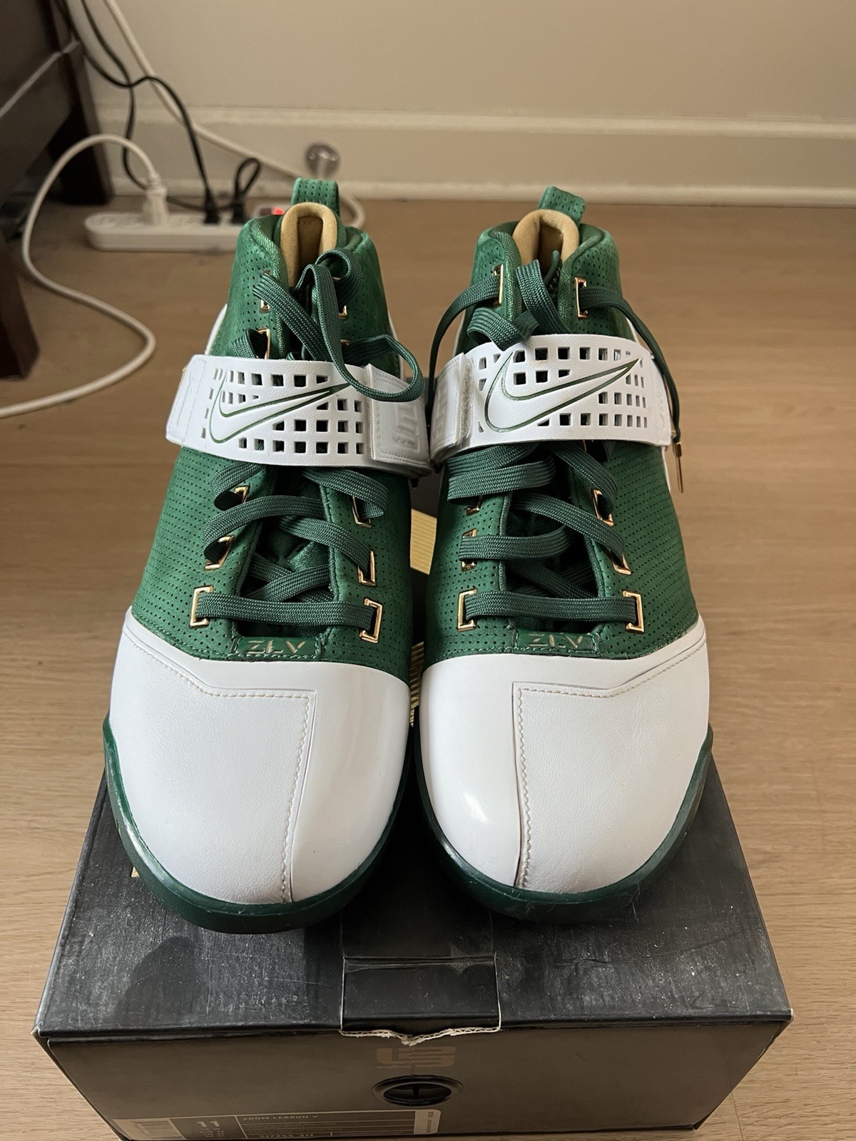 Nike Zoom LeBron 5 Gorge Green Metallic Gold Size 11