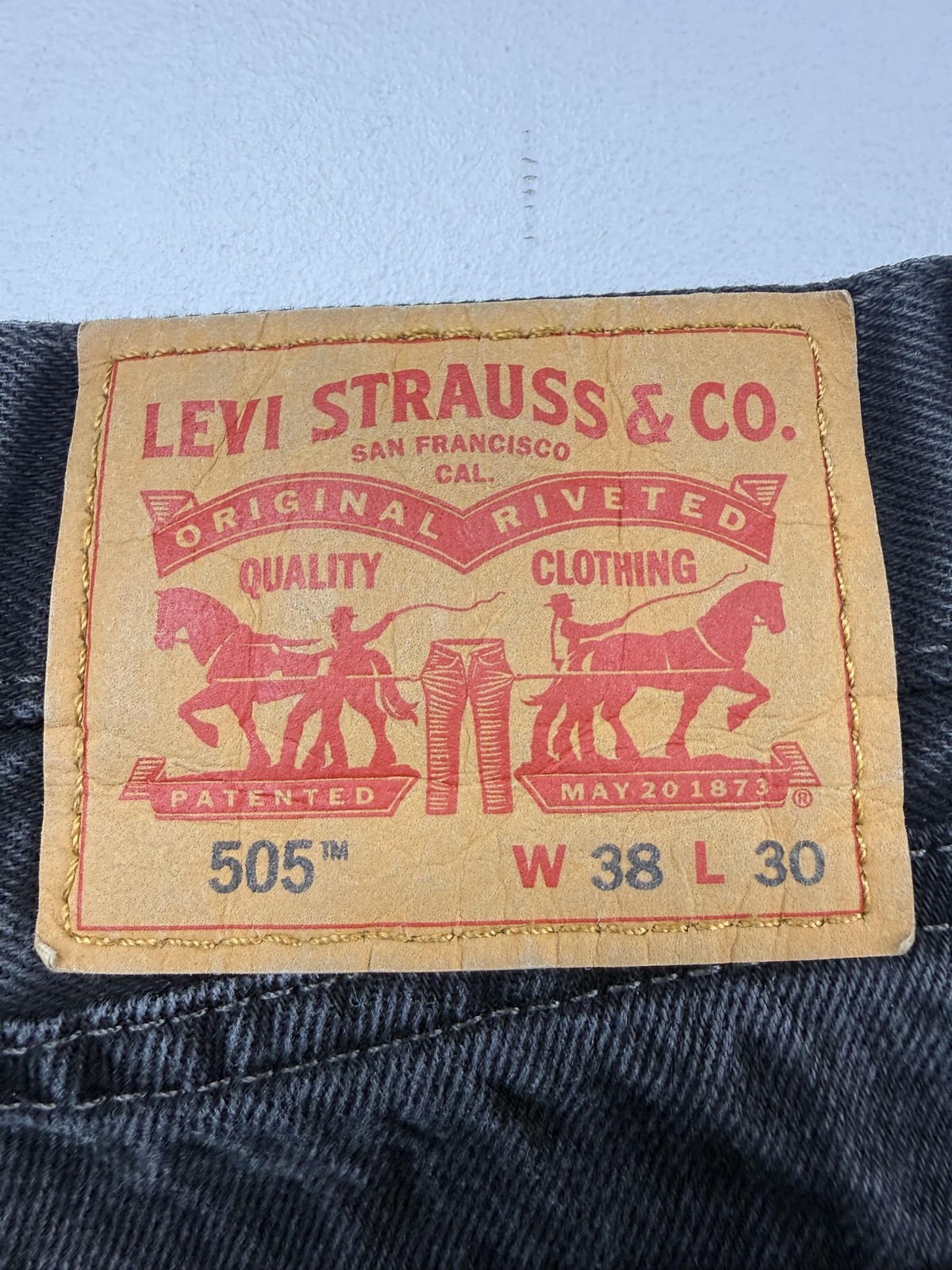 Levis 505 Jeans Mens 38×30 Gray Charcoal Wash Denim Regular Straight Leg Casual