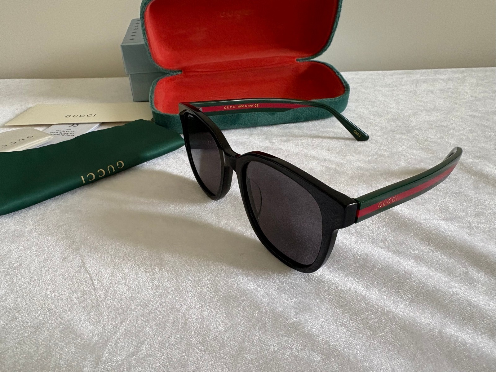 Authentic New Gucci GG0848SK 001 Black Green Red Stripe Grey Sunglasses