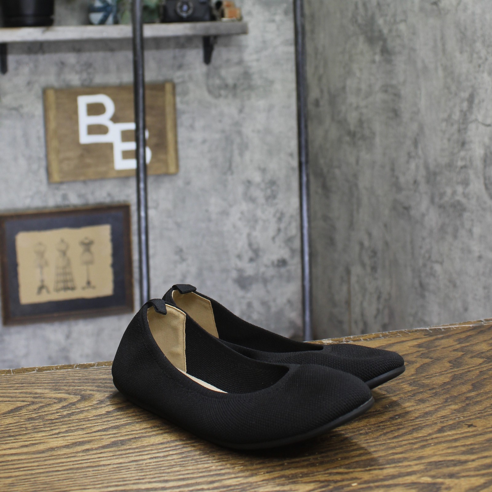 Journee Collection Womens Washable Mesh Soft Lightweight Flats Black 7W