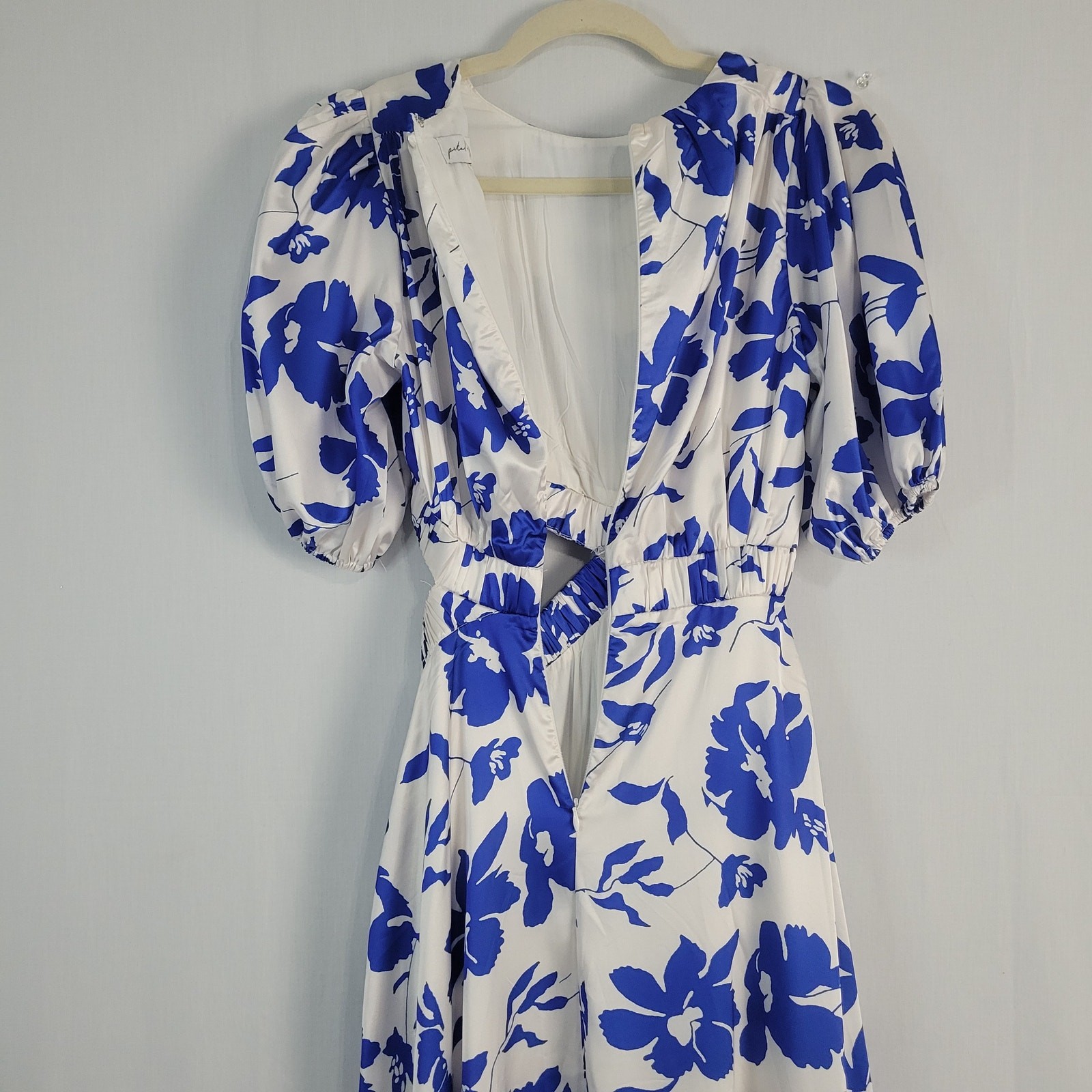 Petal + Pup Aminah Puff Sleeve Maxi Dress size XS white blue floral pockets, New