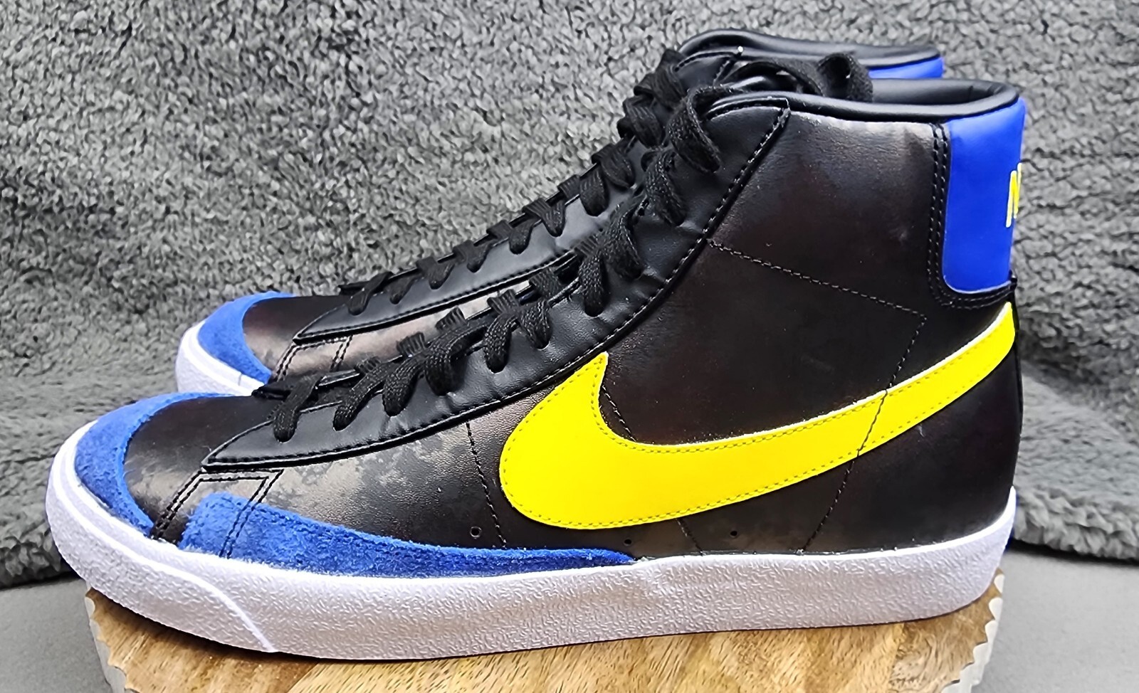 Nike Blazer Mid 77 Peace, Love, and Basketball Mens Size 9.5