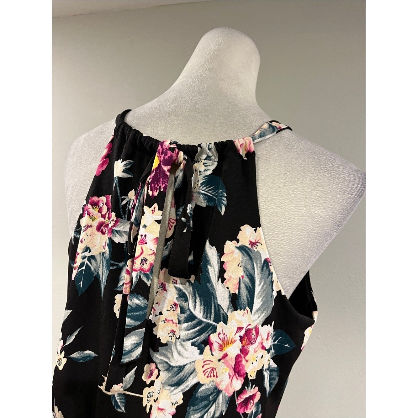 Sleeveless Floral Halter Maxi Dress in Black and Pink