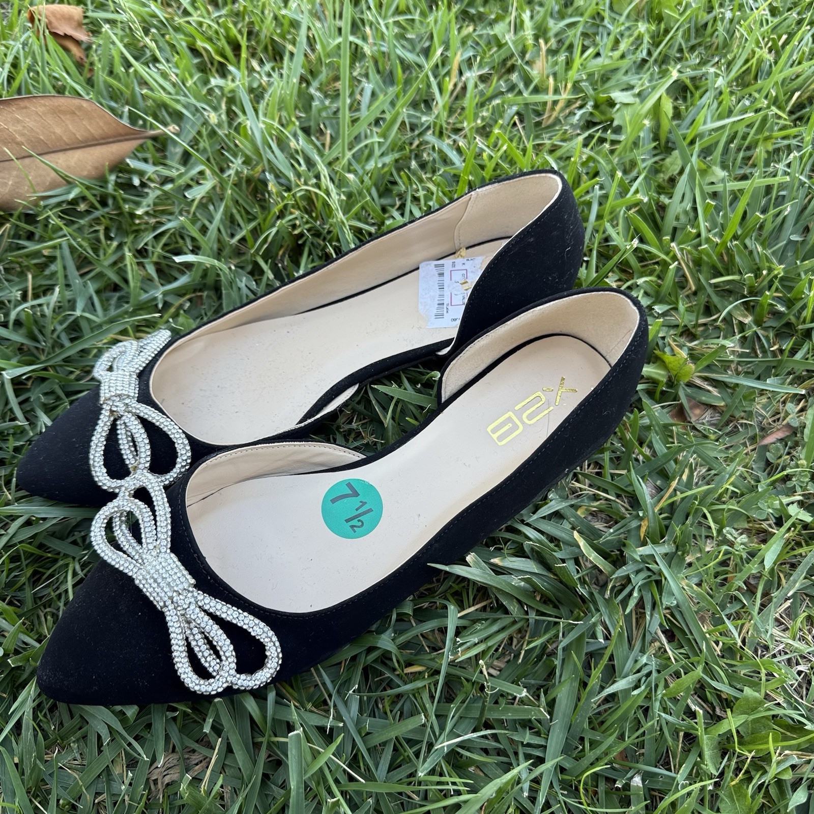 Black Rhinestone Bow Pointed-Toe Flats – Size 7.5 Women’s
