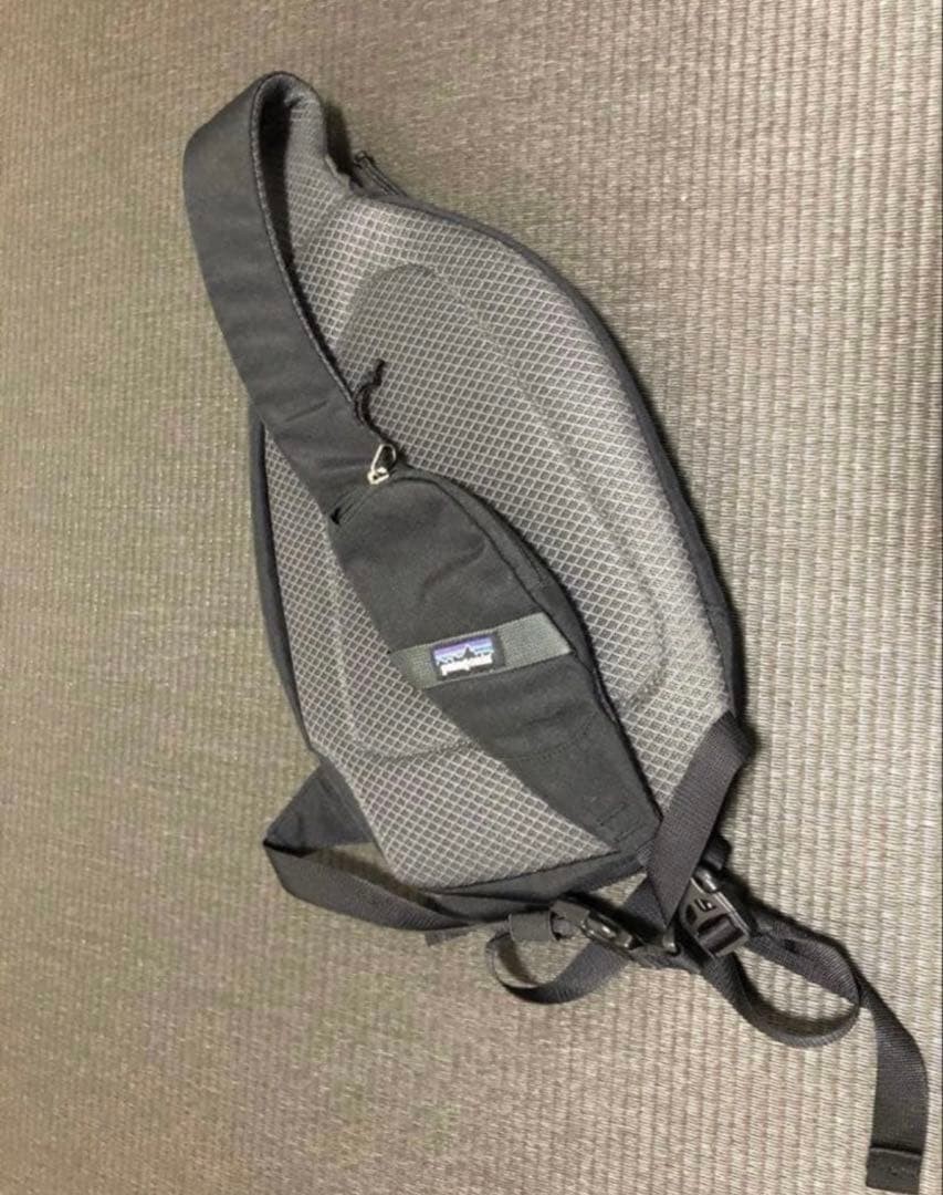 Patagonia Atom 8L Body Bag Hiking Lightweight Bag