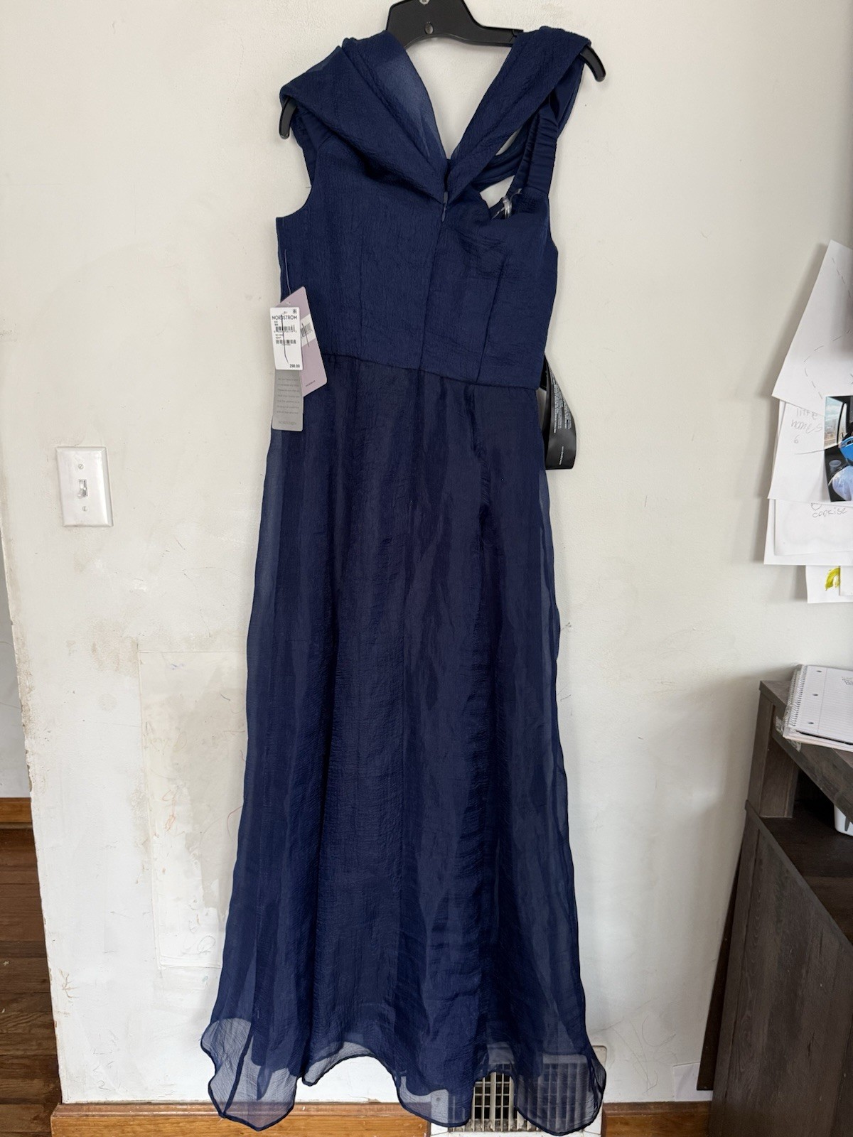 NWT J&S Collection Isadora Off The Shoulder Organza Gown, Size 8