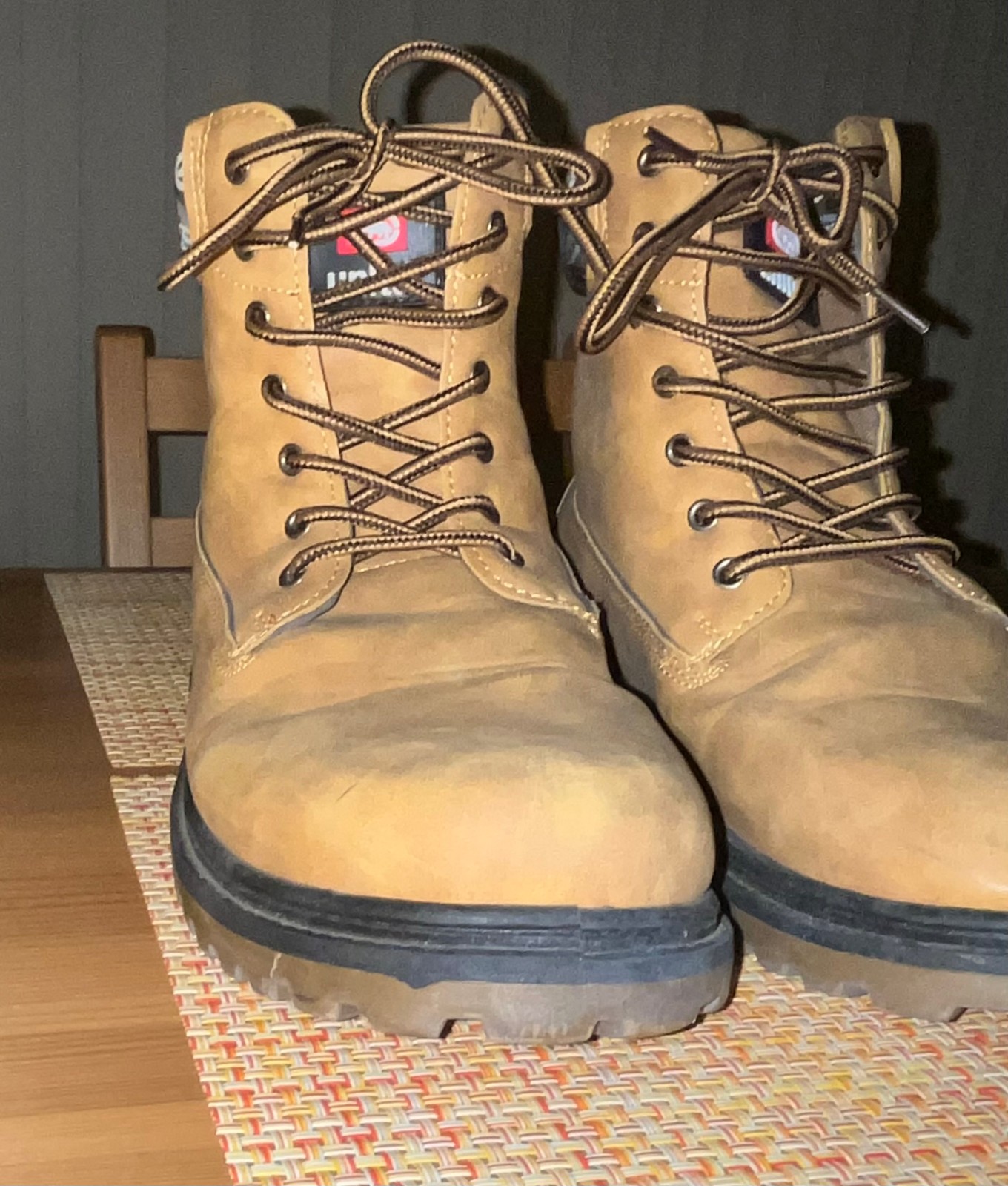Ecko UNLTD Sz 8.5 Men’s Beige Classic Boots Trent -07M
