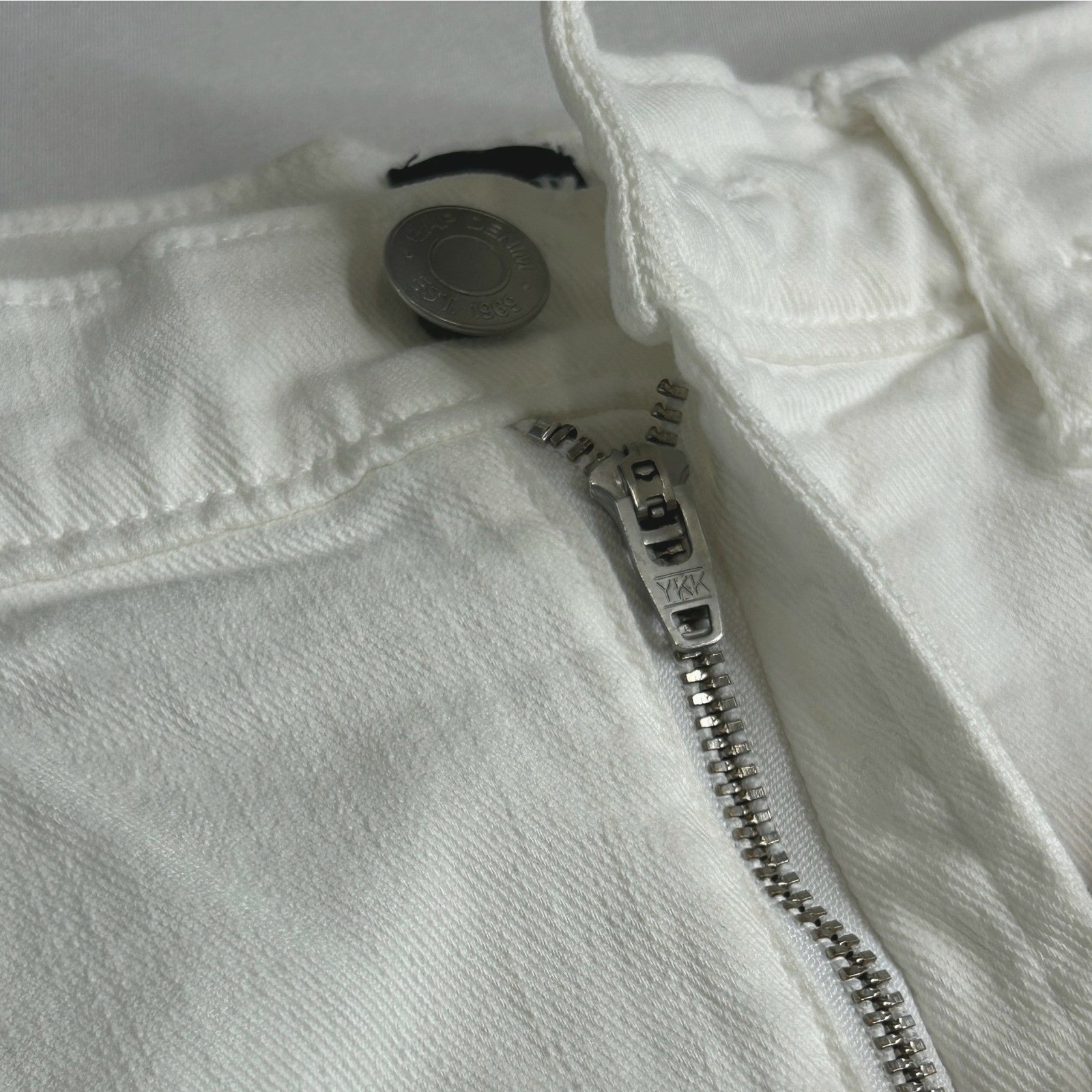 Gap Denim White Cutoff Mini Skirt Raw Hem Size 27 Zipper Fly 5-Pocket