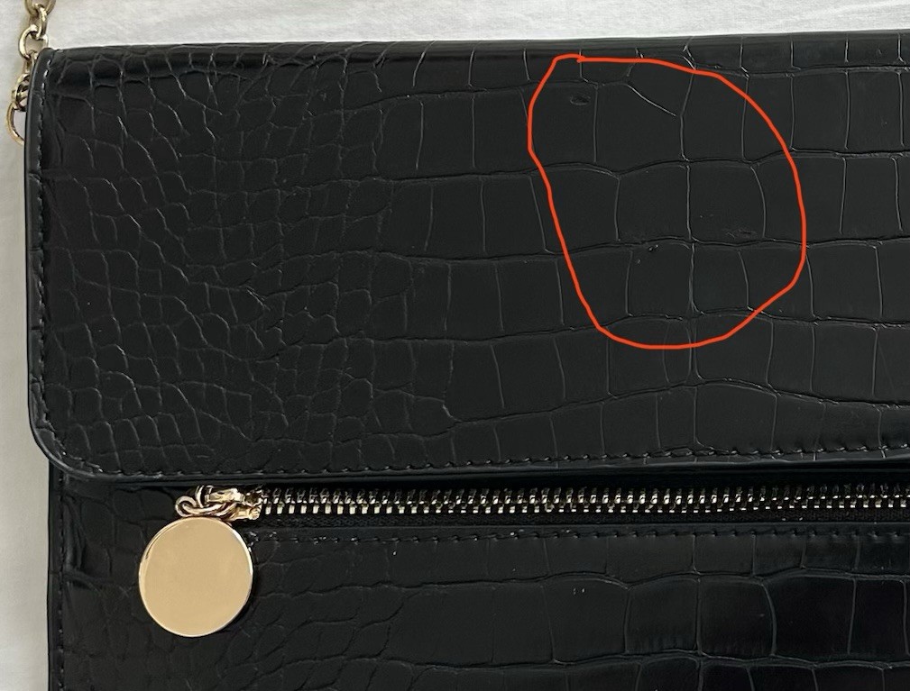 NWT Urban Expressions Black Croc Embossed Clutch Crossbody Bag Chain Strap Flaw