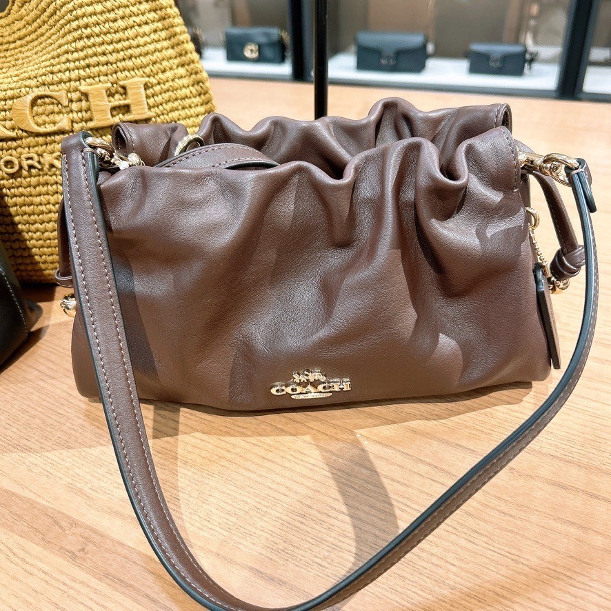 NWT Coach Faye Shoulder Bag CV529 Gold/Maple