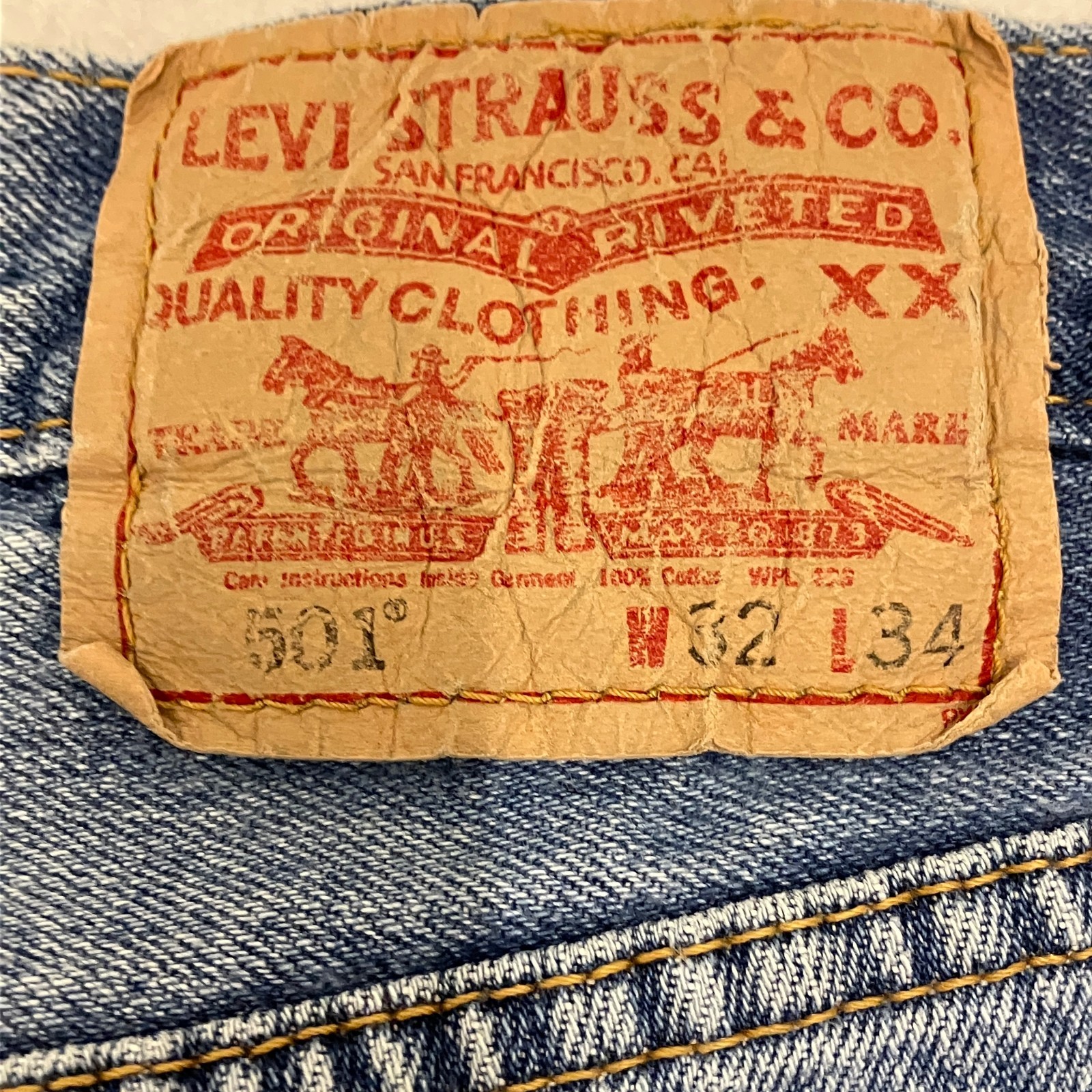Levi’s 501 Jeans Mens 32W 34L Blue Straight Leg Denim Button Fly Red Tab