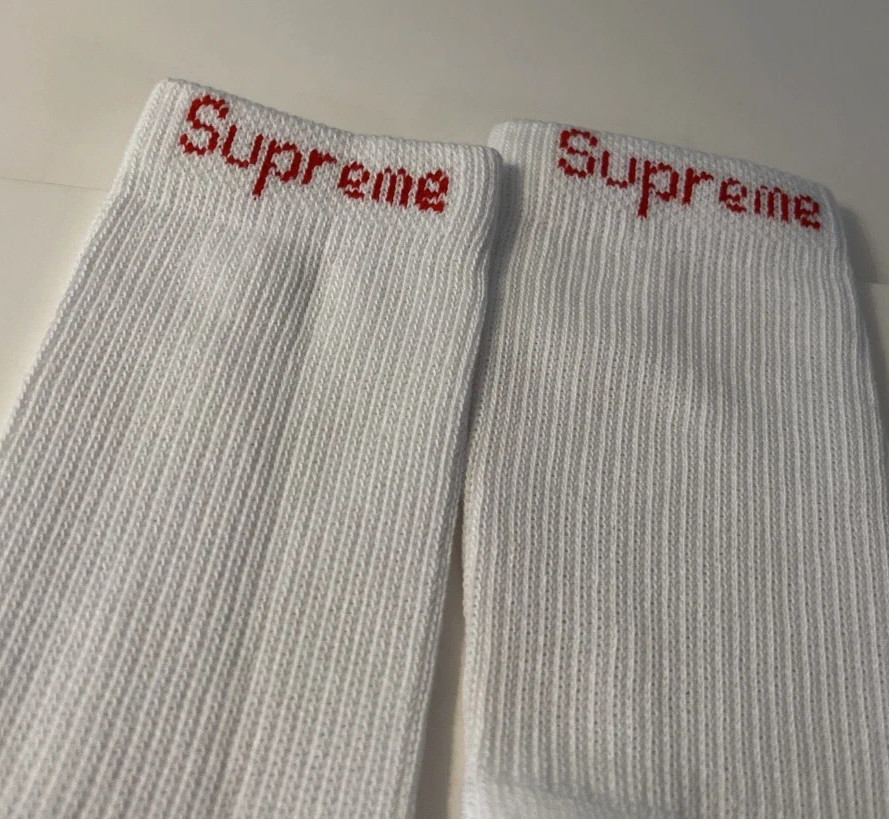 Pack of 4 Supreme Hanes White Crew Socks Unisex Size 6-12 Sealed Brand New Tags