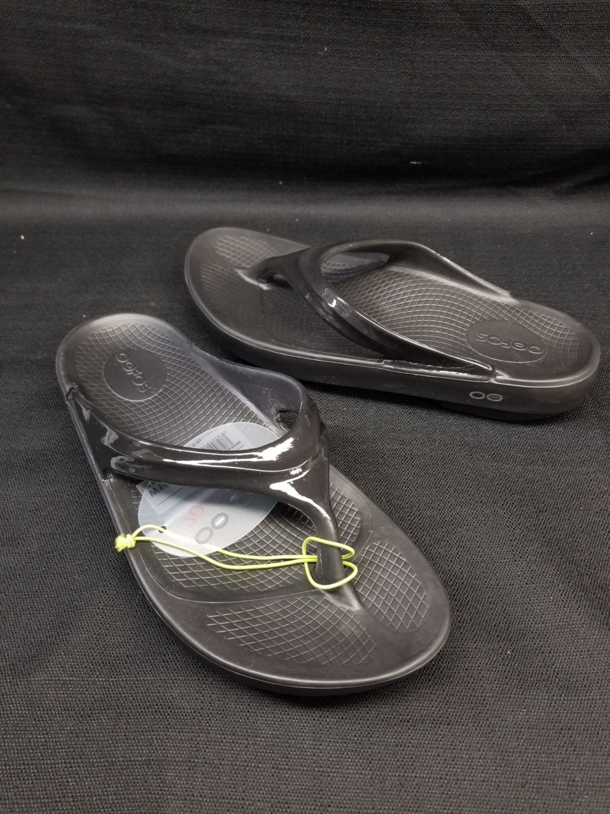 OOFOS Women’s OOlala Sandal Black Size 6 NEW WITH TAGS!