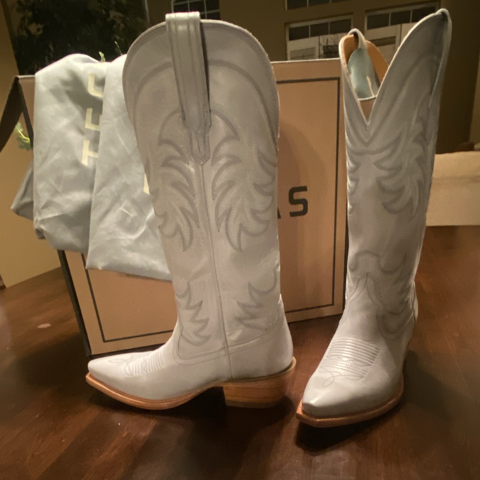 Tecovas Limited Edition Slate Blue Annie Boots 6 1/2 B New in box with boot bags