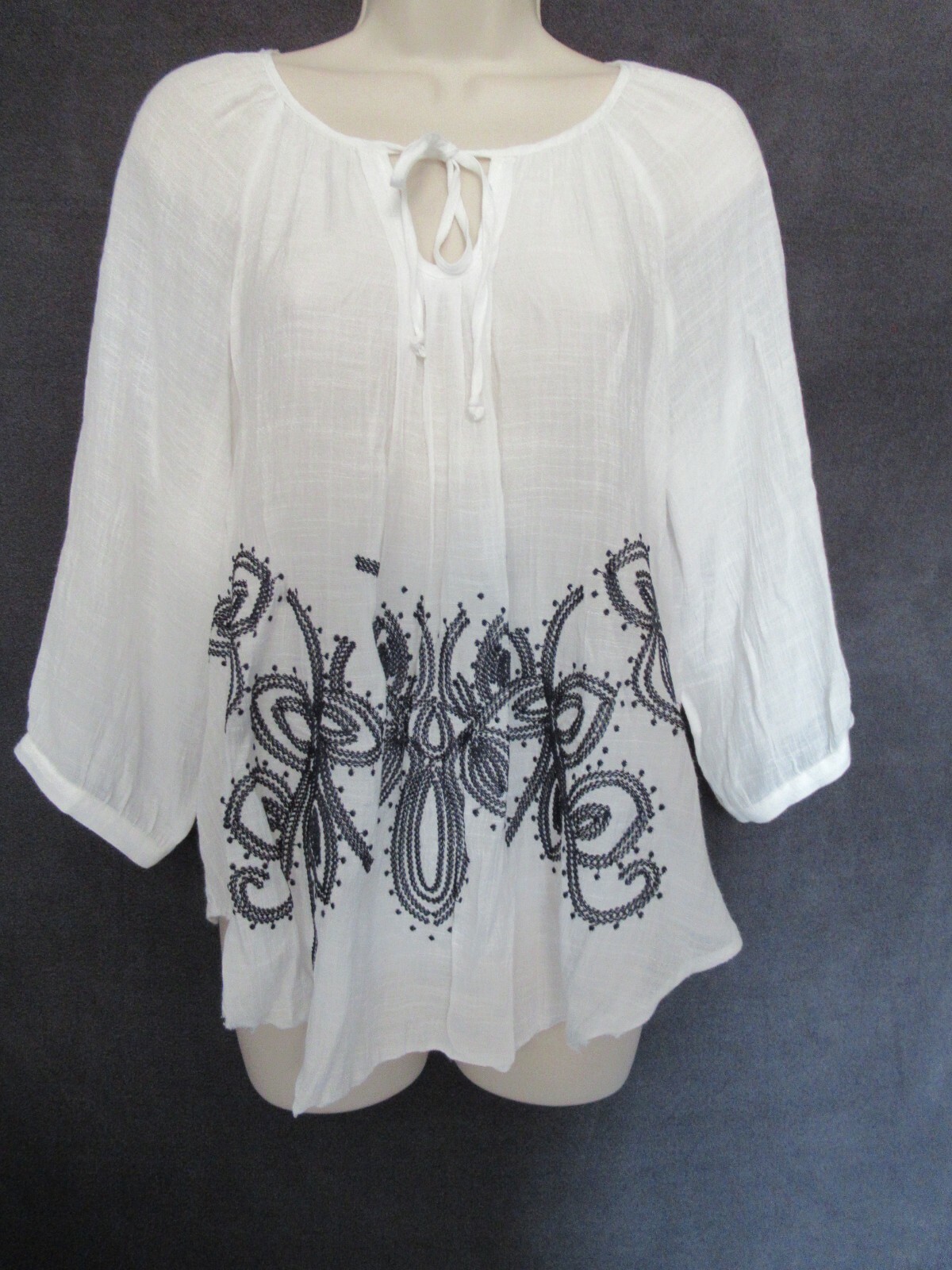 By & By Boho Hippie Style White Sheer Knit 3/4 Sleeve Tie Front Baby Doll Top M