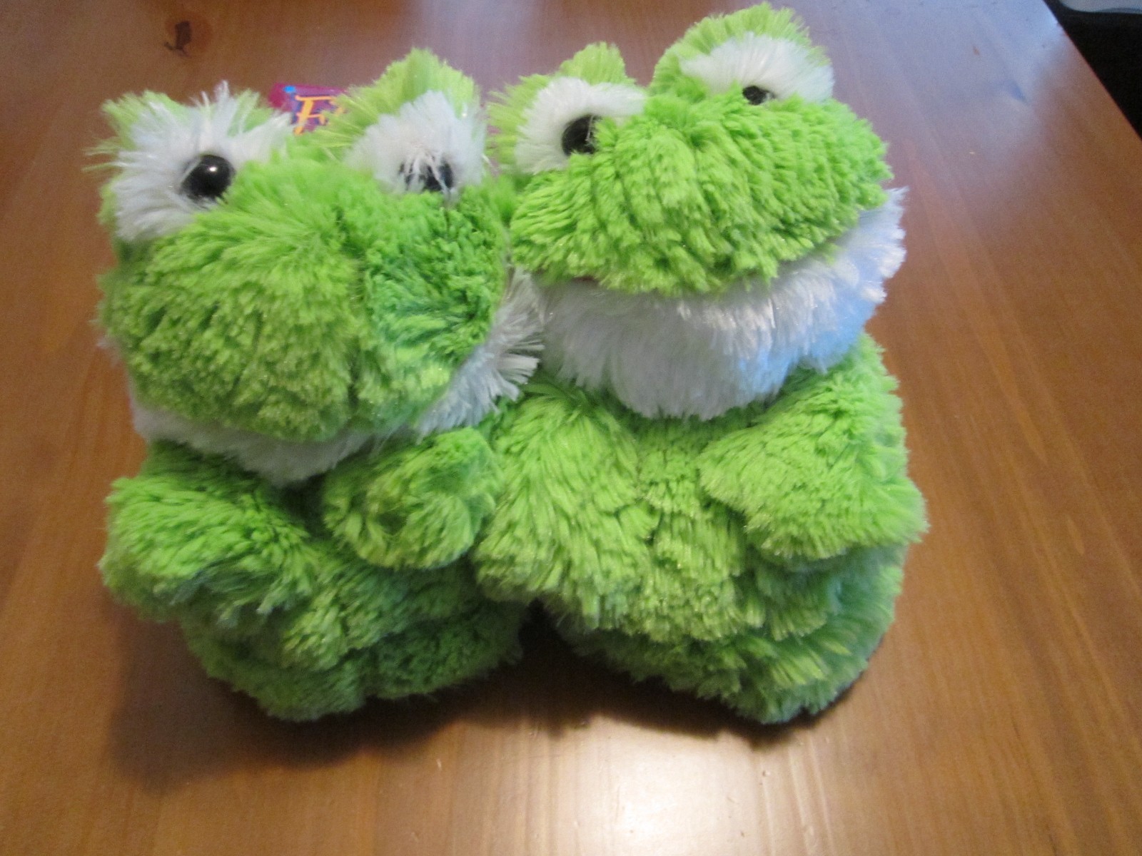 FLUFFER SCUFFER PLUSH CUTE COZY WARM GREEN FROG SLIPPERS 5/6 SMALL BRAND NEW