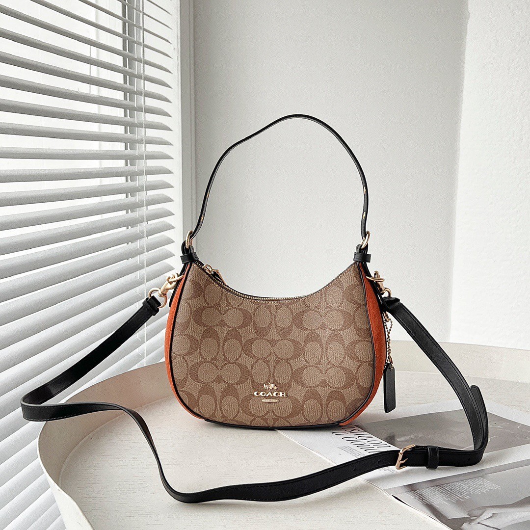 Coach Vintage underarm bag, half moon shape C6809- Fashionable Crossbody Bag