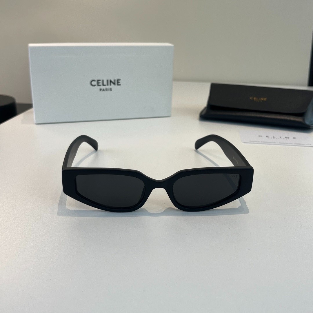 Celine CL40282U 01B Triomphe Sunglasses Black Silver Logo 53‑18‑140