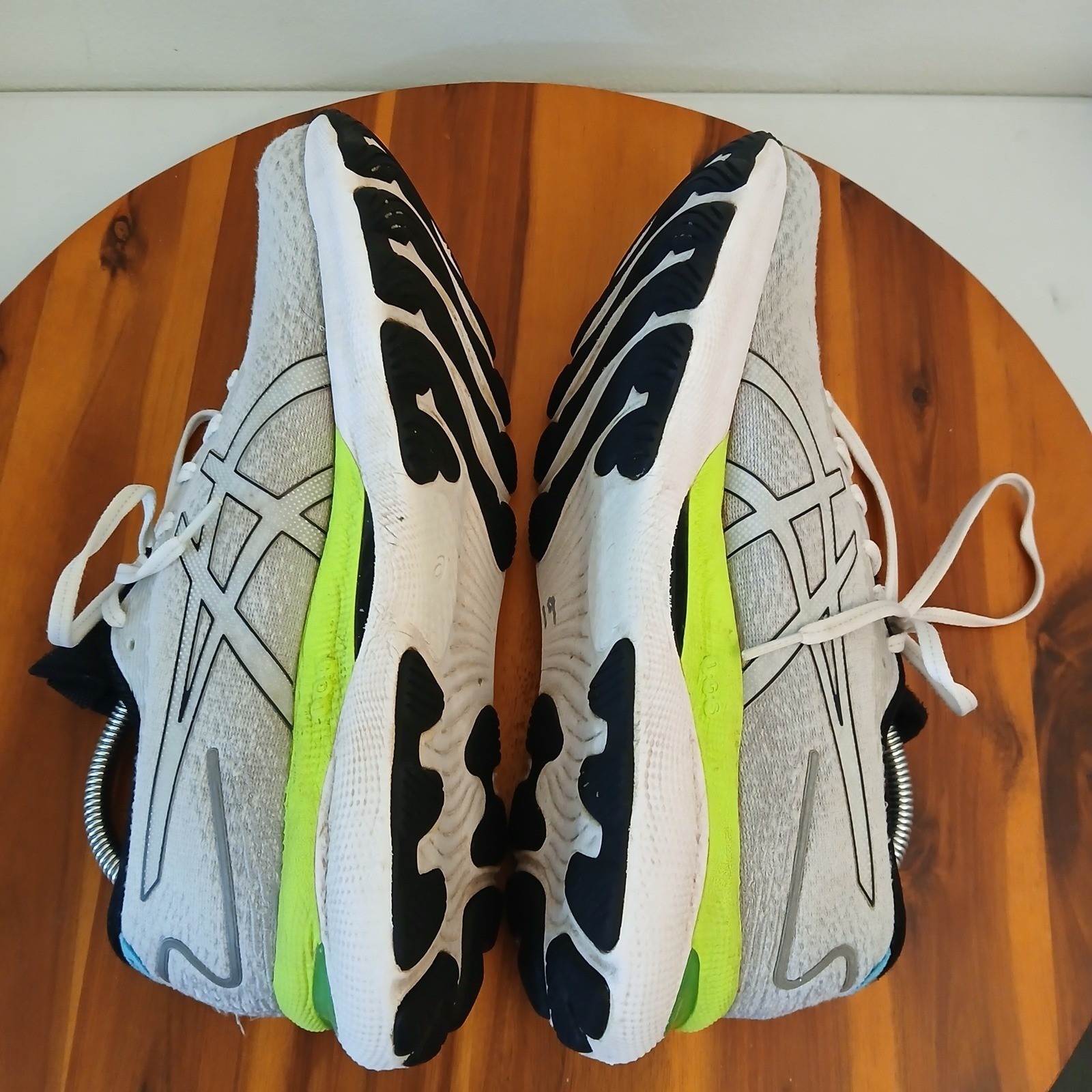 ASICS Gel-Cumulus 24 Mens 8 Grey Lime Running Shoes Sneakers 1011B359
