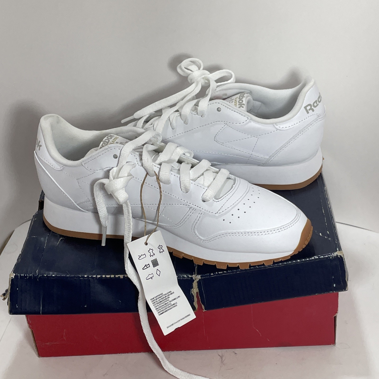 Reebok Women’s Classic Leather Sneaker Reefresh White/Grey/Gum Size 7 GY0956
