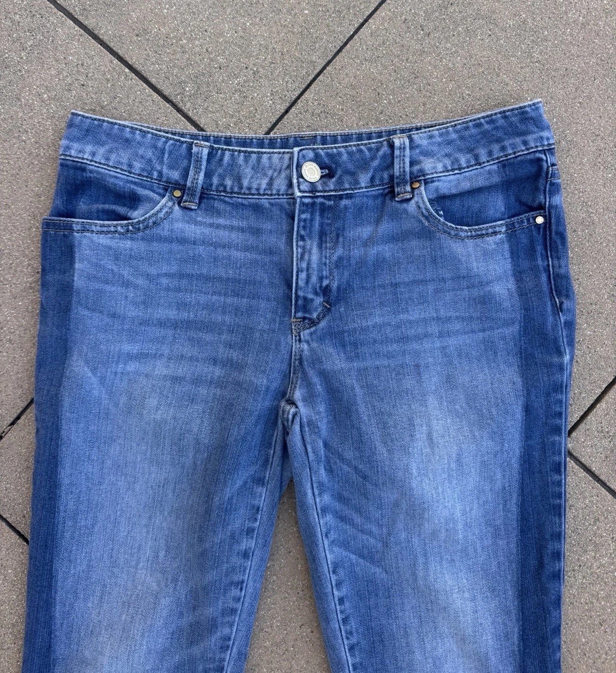 White House Black Market The Straight Two Tone Stripe Step Hem Jeans Size 4 Blue