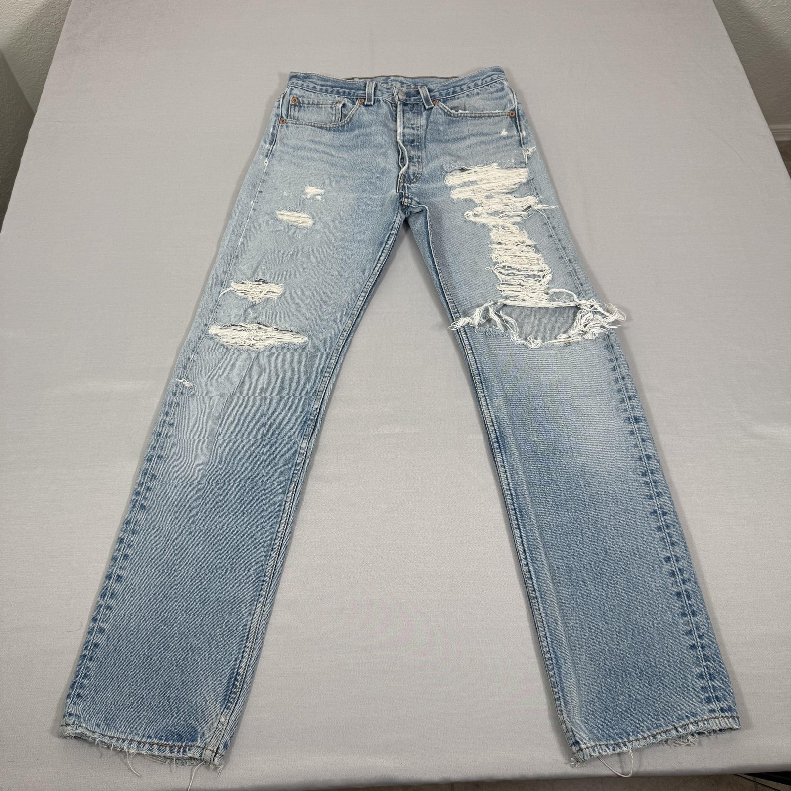Vintage Levis Jeans Mens 30×32 Blue 501 Distressed Denim Pants Western 90s USA