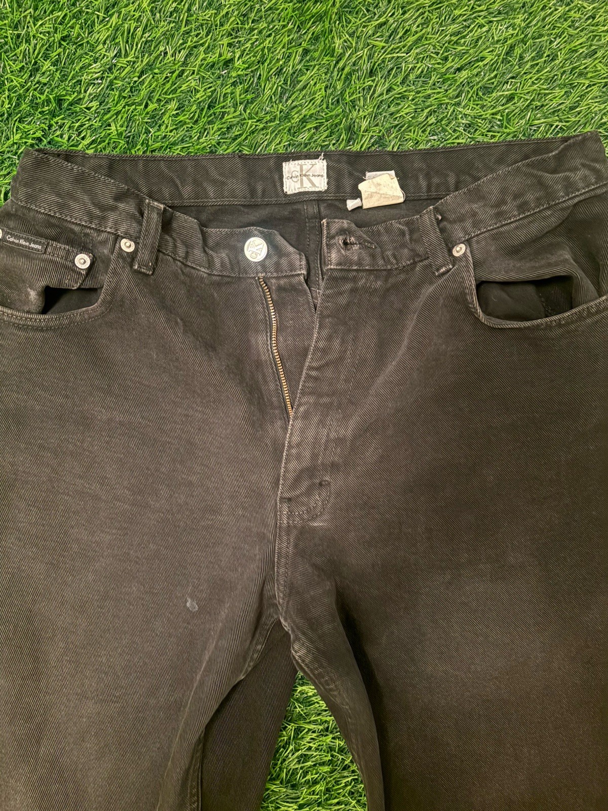 Calvin Klein Men’s Black Dark Wash Straight Jeans Regular Fit 5-Pocket