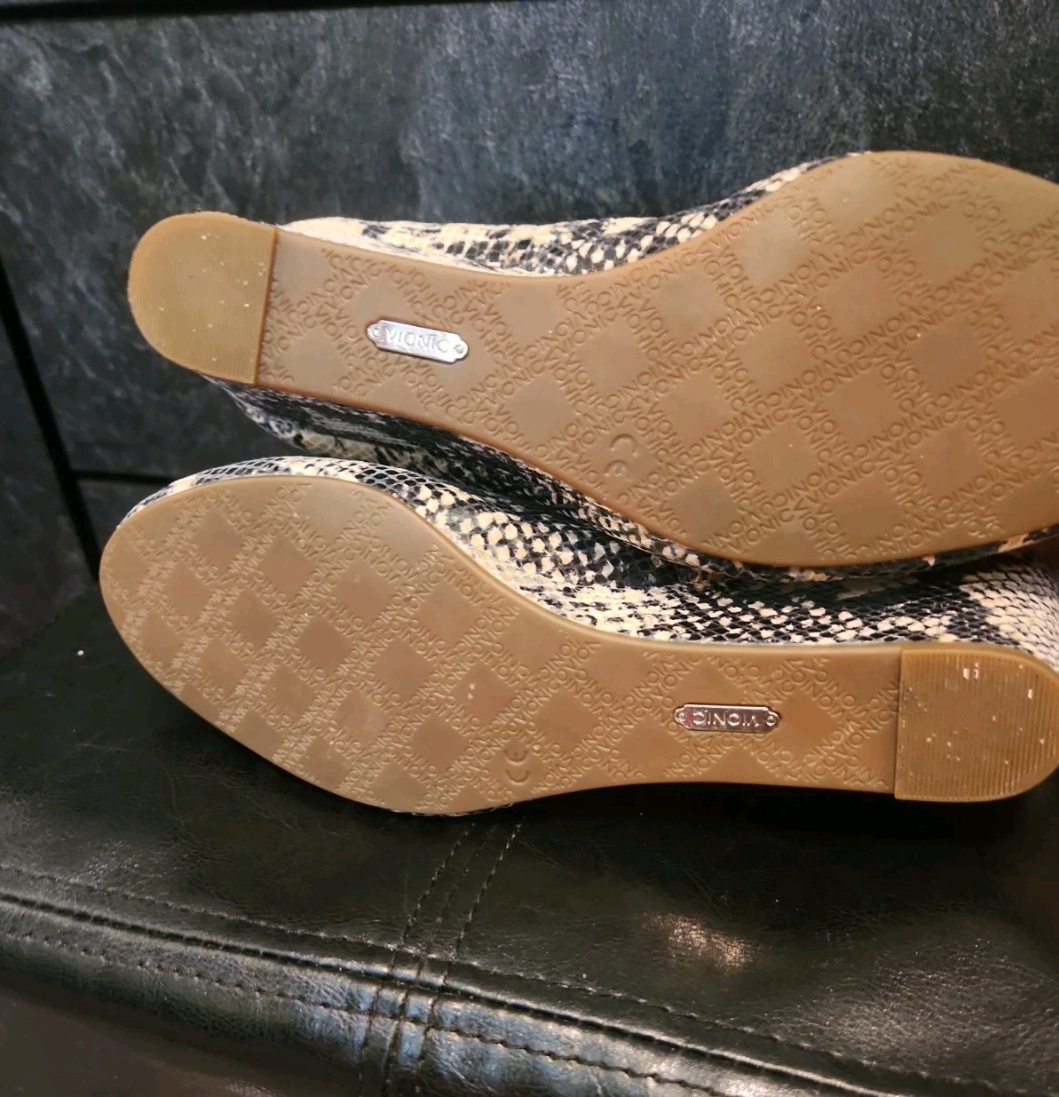 Vionic Orthaheel Leather Snakeskin Reptile Print Antonia Wedge Pumps Shoes Sz 8