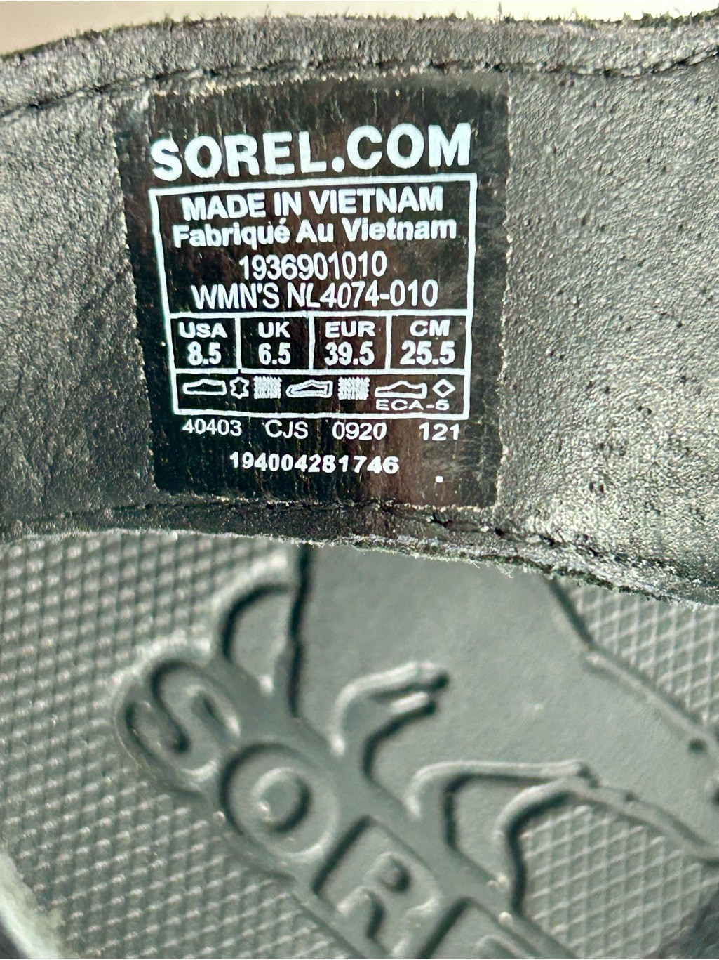 Sorel Kinetic Impact Black Platform Sport Sandals Yellow Accent Strap 8.5