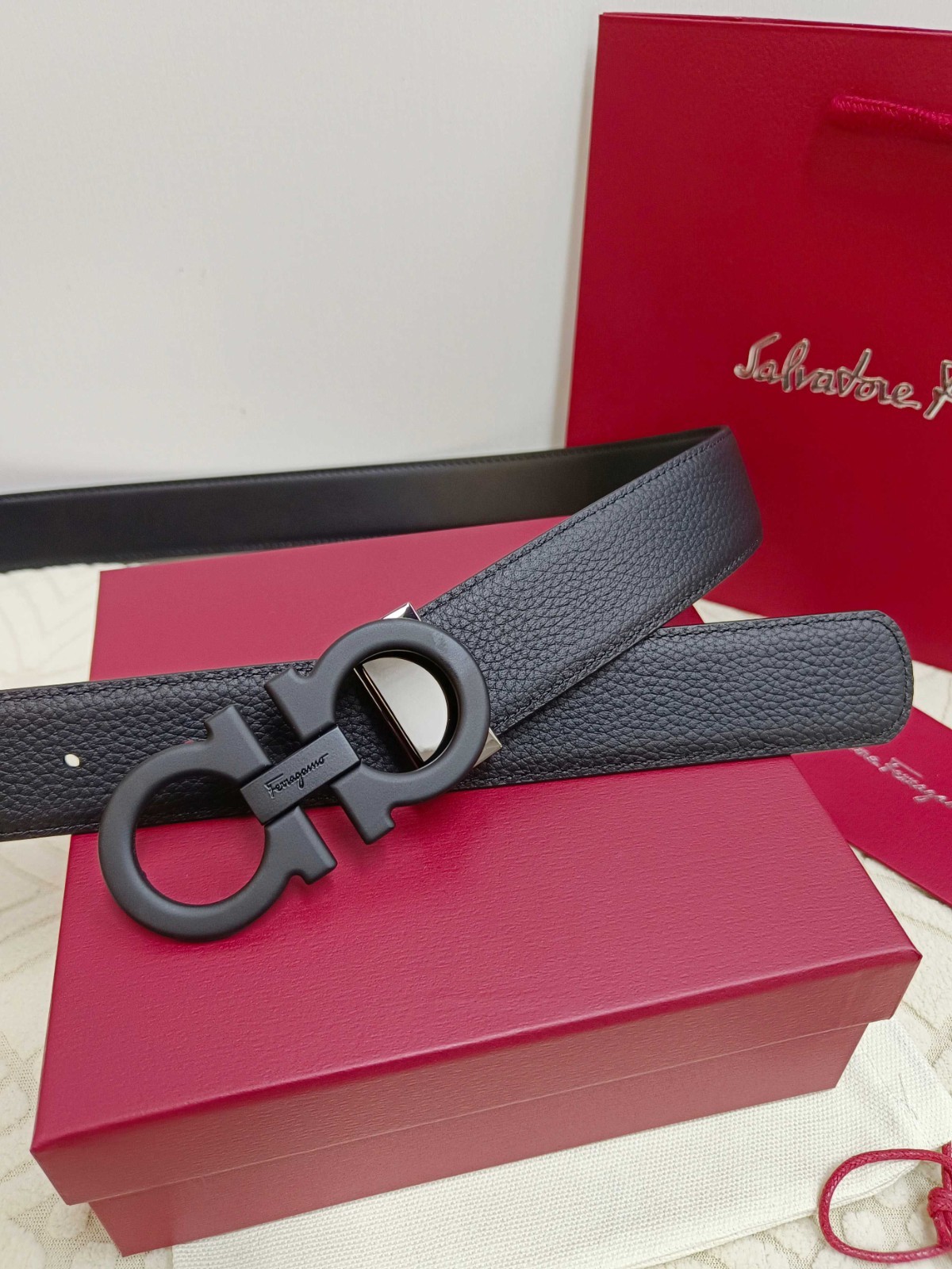 Salvatore Ferragamo Gancini Buckle Leather Belt Reversible Adjustable Size New
