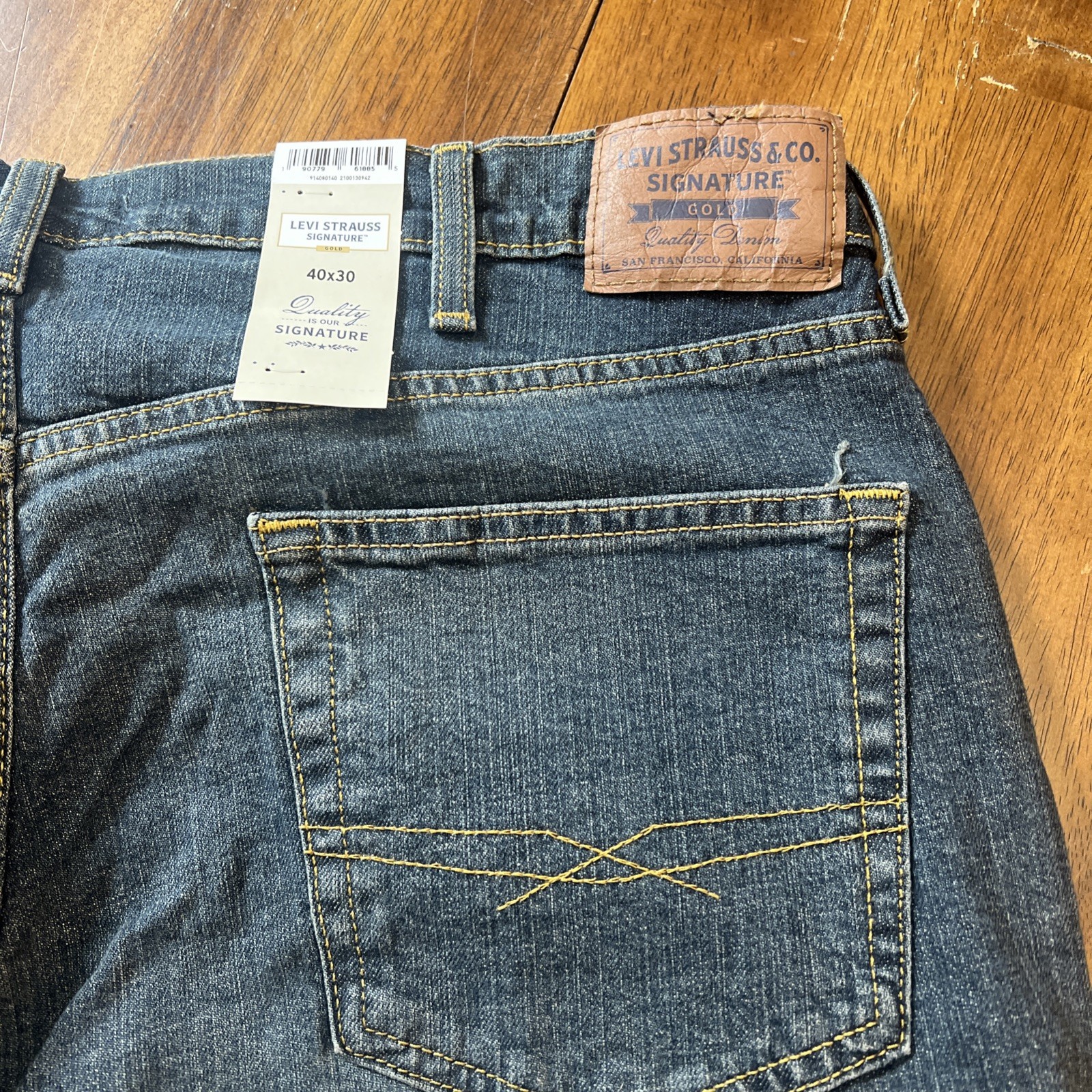 Signature by Levi Strauss & Co. Gold Label Men’s Bootcut Fit Jeans 40×30