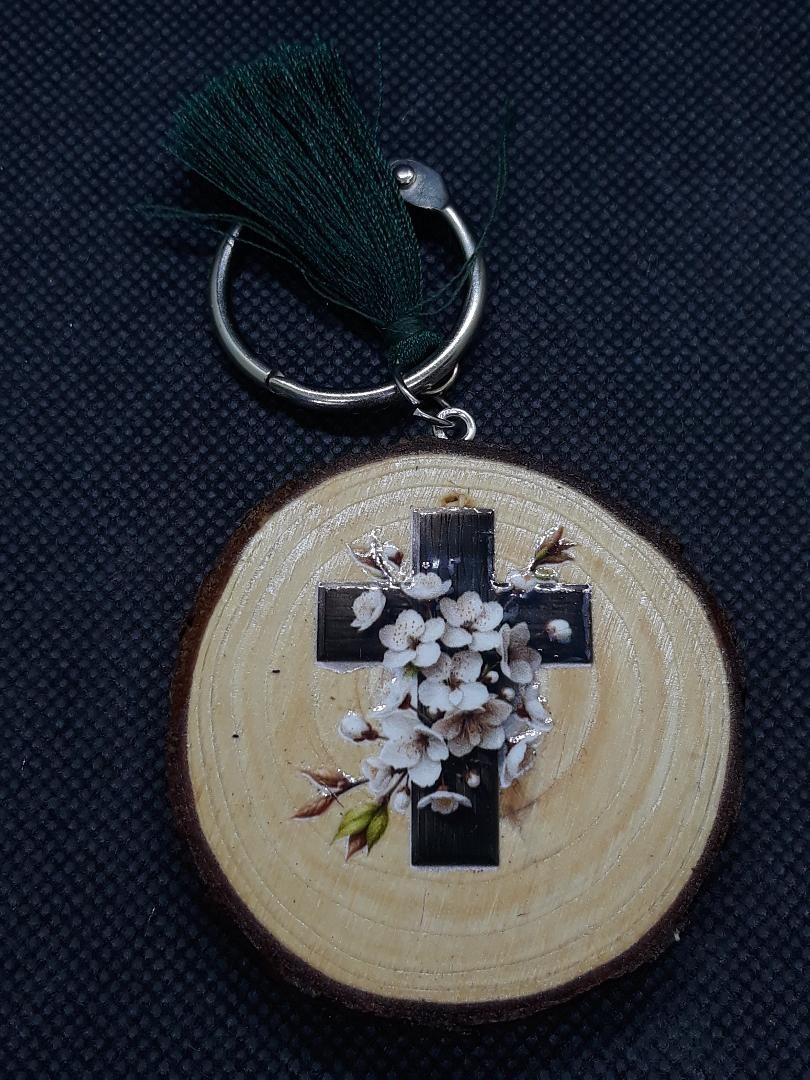 Beautiful Handmade Flowers Butterfly Wooden Cross Wood Round Keychain Religious