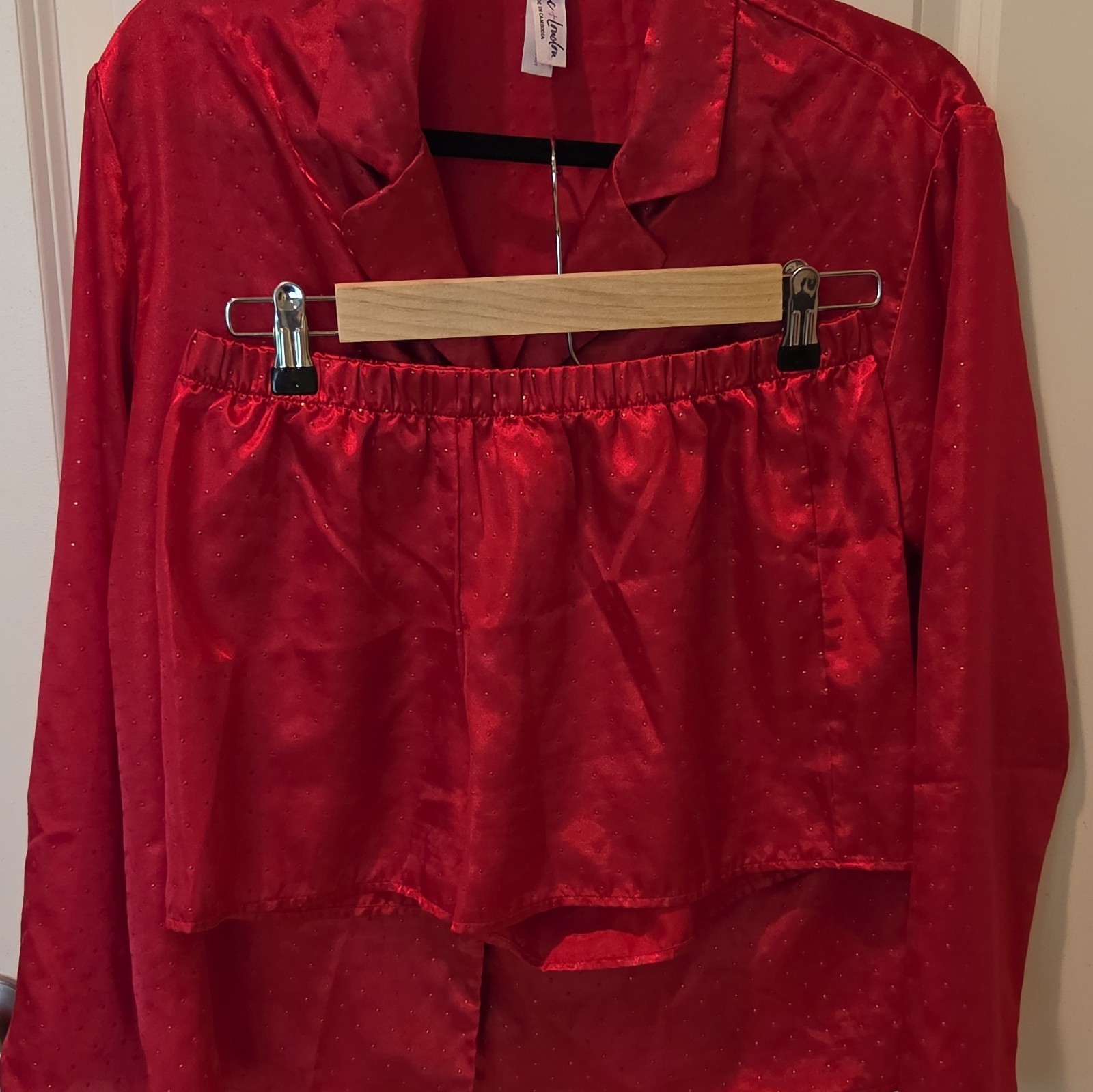 Lilla + Louisa Women’s S 2pc Pajama Set Red Satin Polka Dot Button Front D28