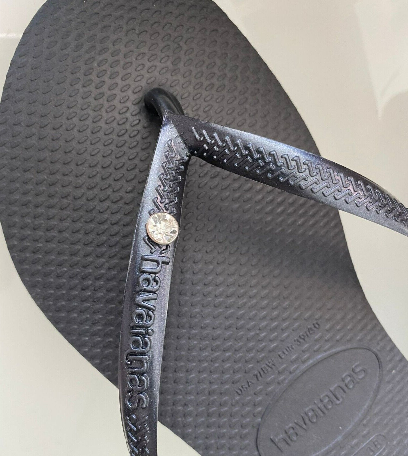 Havaianas Slim Women Flip Flops with 1 Crystal and Personalized
