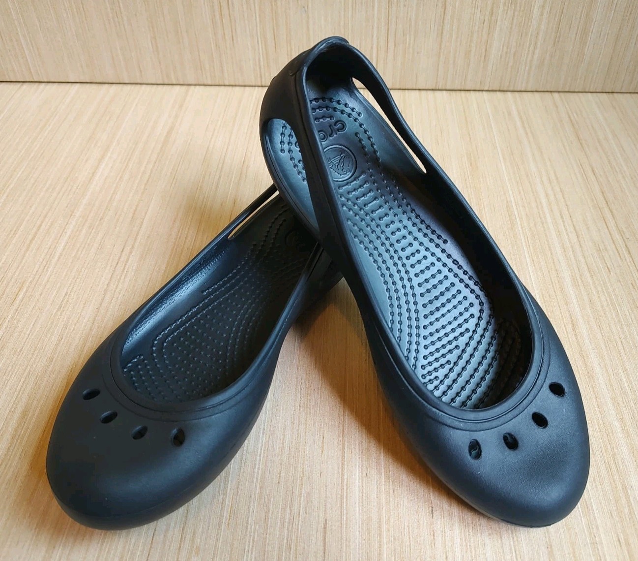 Crocs Women’s Kadee Ballet Flats Black Cut Out Details Size 7 NEW Shoes Flat