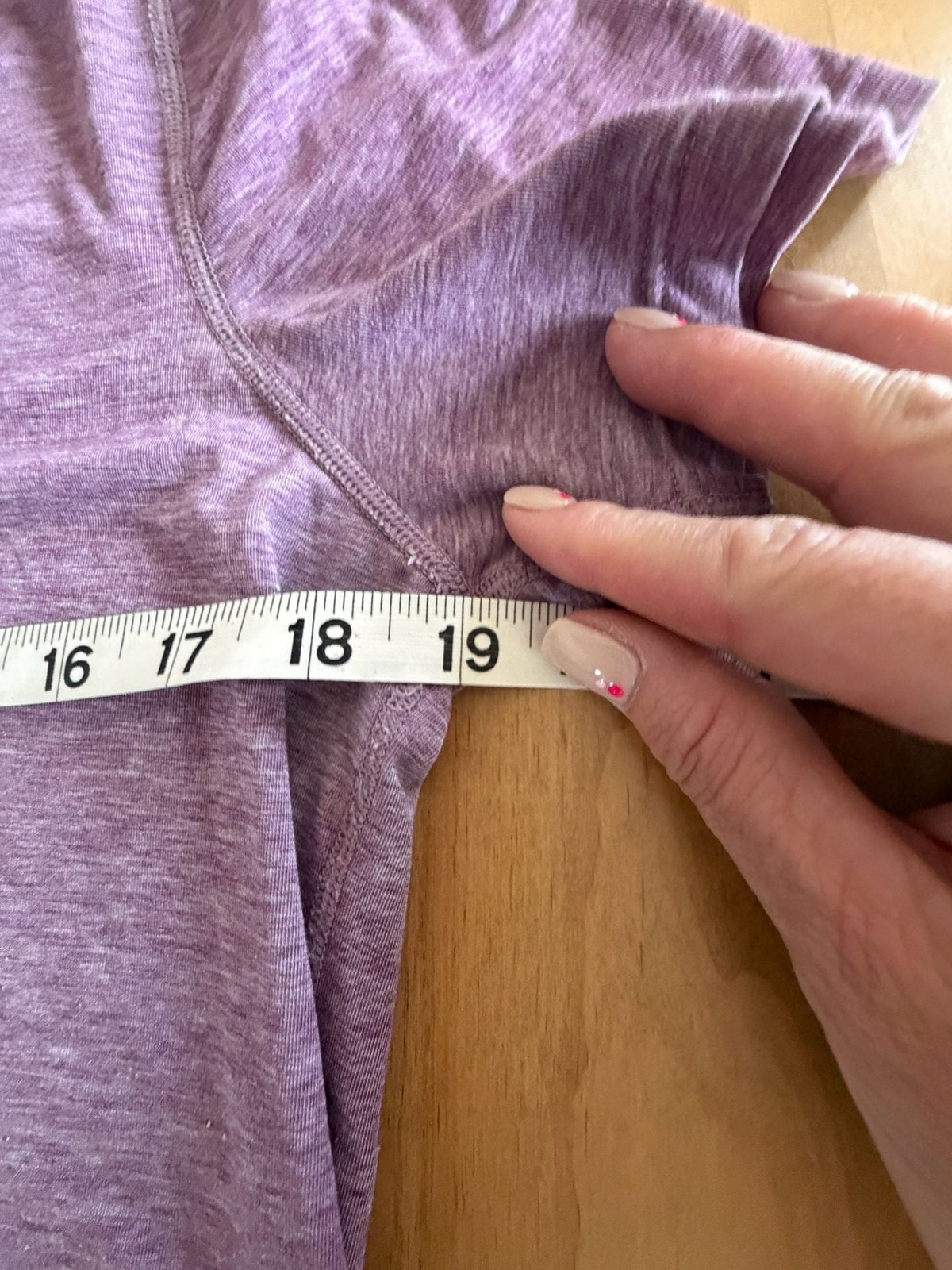 GapFit Breathe V-Neck Short Sleeve Tee in Chic Plum Med