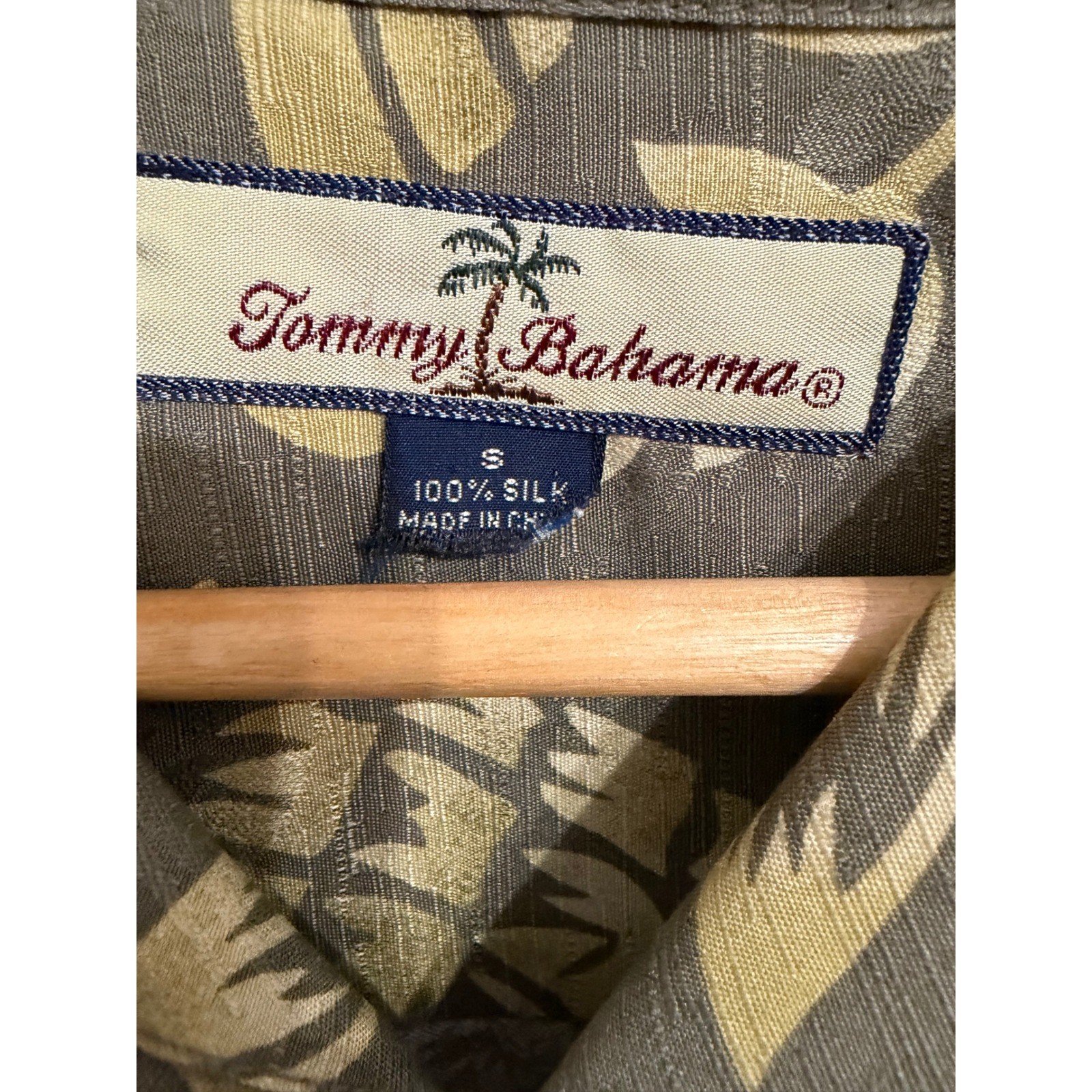 Tommy Bahama Mens 100% Silk Tropical Floral Pineapple Camp Shirt Green Small