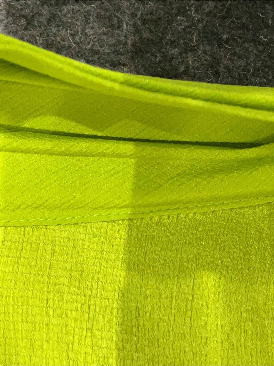 Babette Sleeveless Cowl neck Pleated Button-Front Blouse in Lime Sz Small