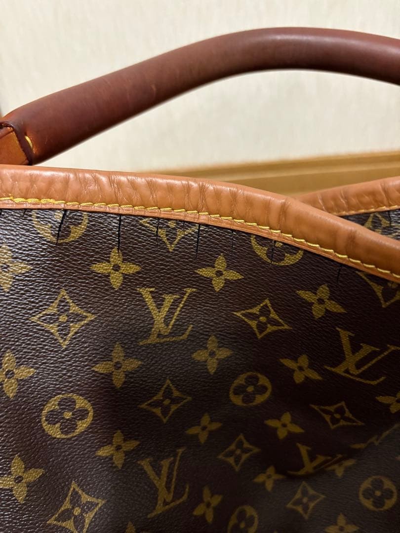 Authentic Louis Vuitton Monogram Artsy MM M40249 Shoulder Bag
