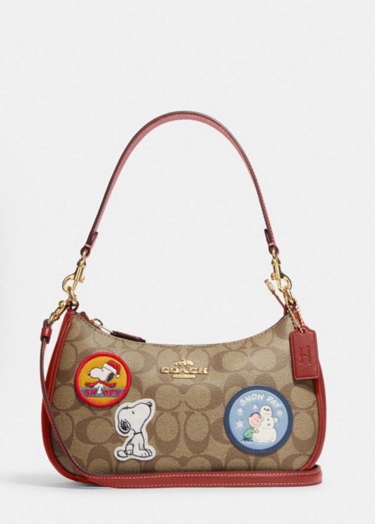 NWT Coach Teri Shoulder Bag In signature canvas With Snoopy Patch