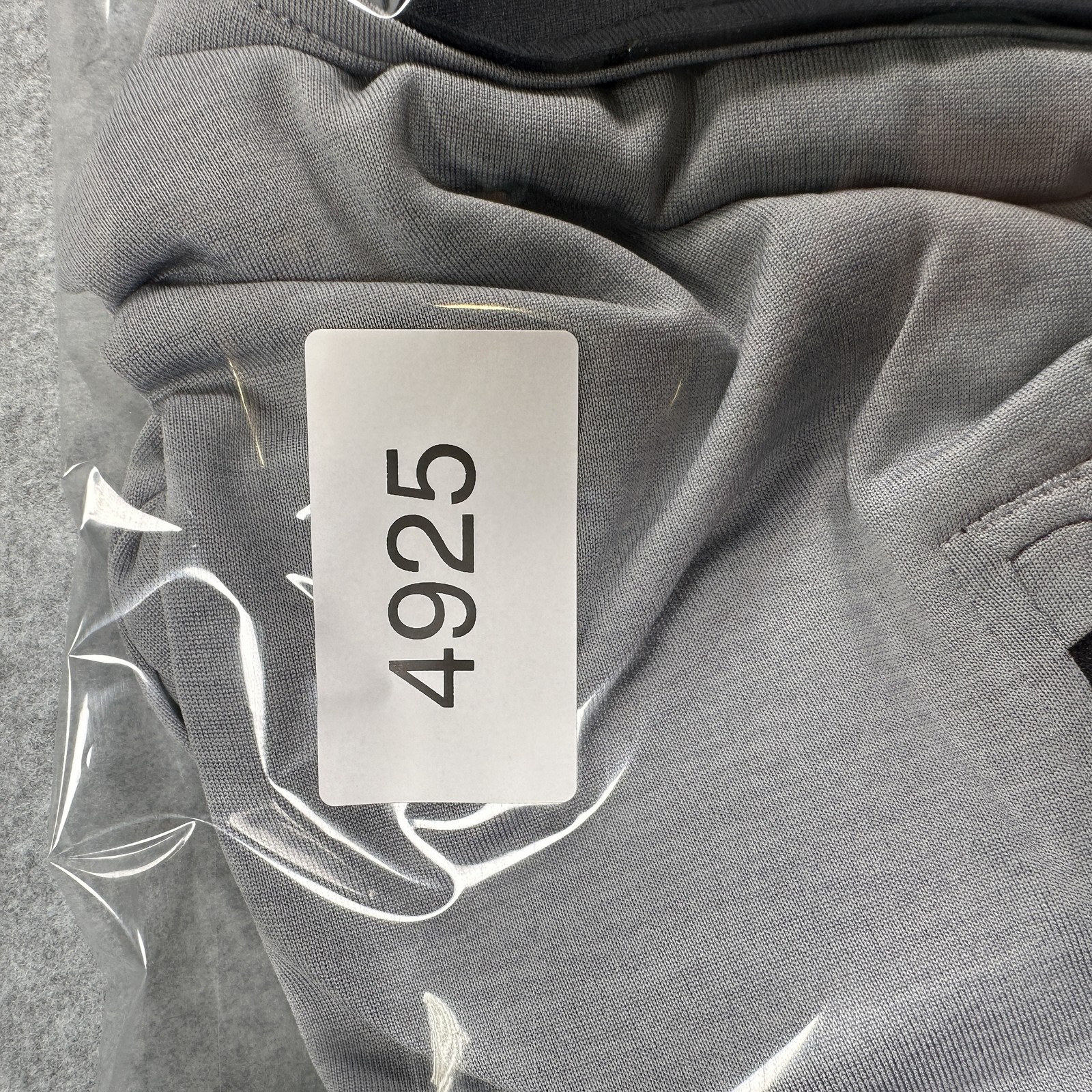 Under Armour Men’s Tech 1/4 Zip Long Sleeve Pullover XL Gray NWT Light Weight