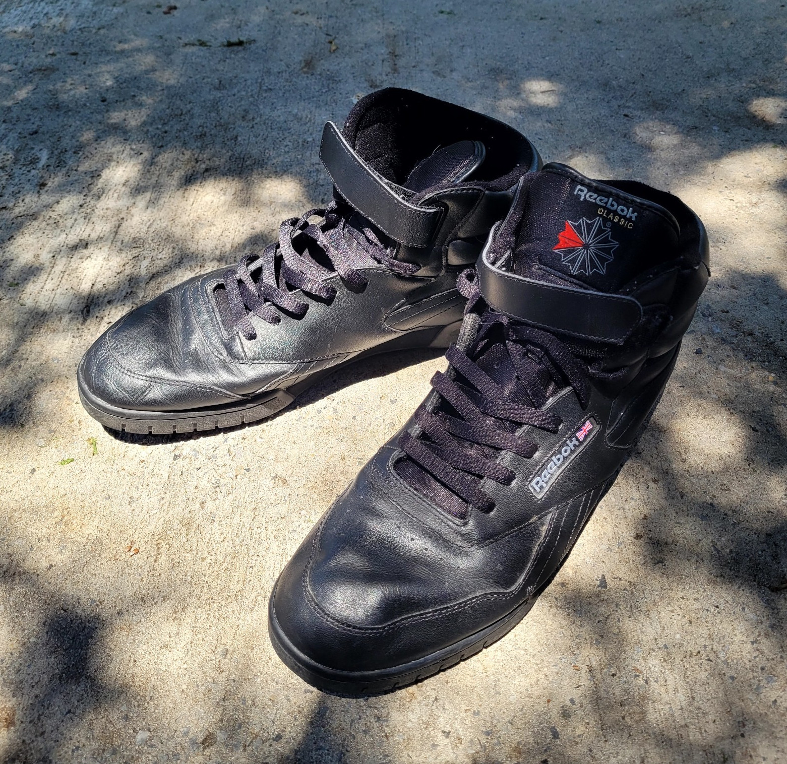 Reebok Classic Men’s Black High Top Leather Lace-Up/Hook & Loop Sneakers