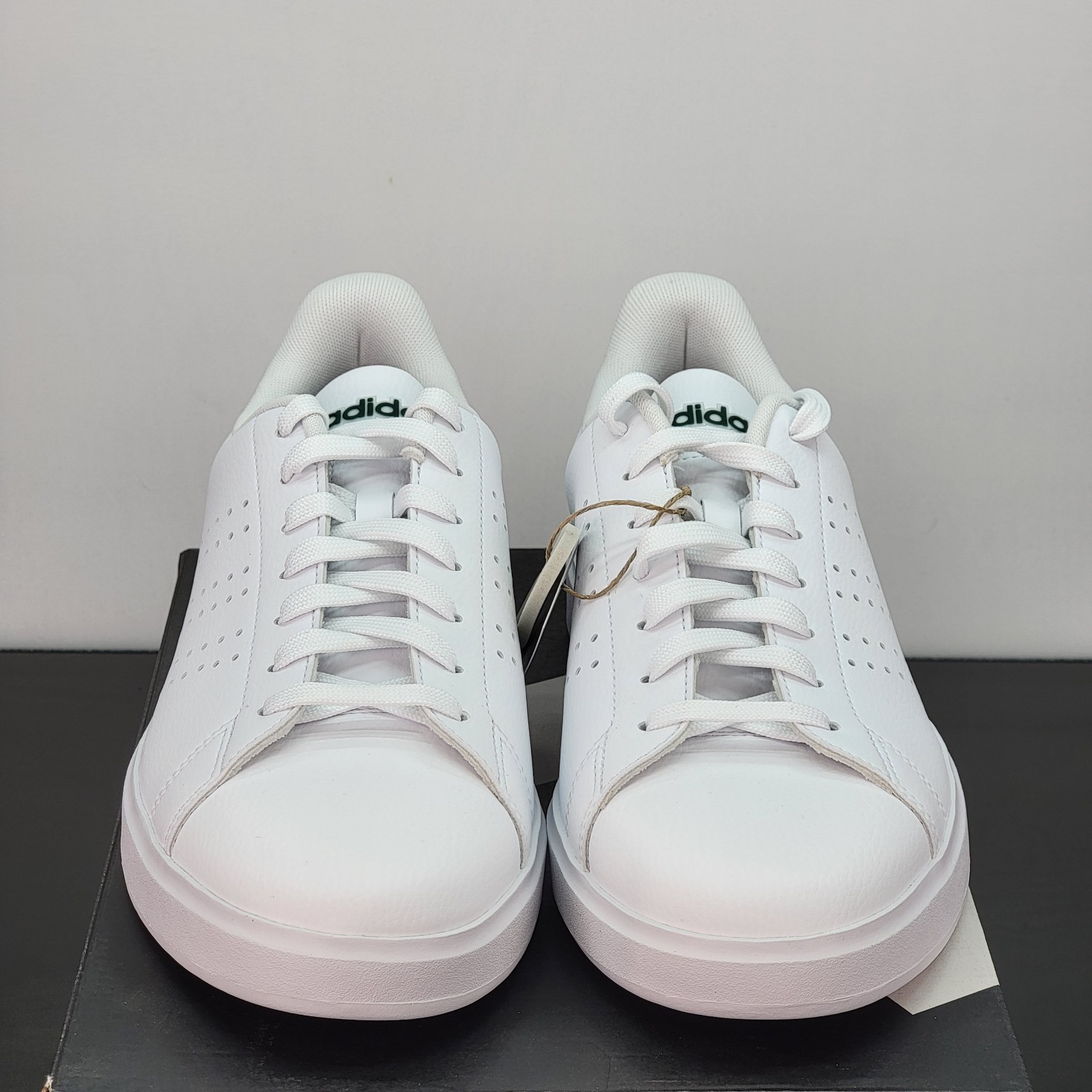 Adidas Advantage Men’s Size 9.5 Athletic Shoes White Green Casual Sneakers
